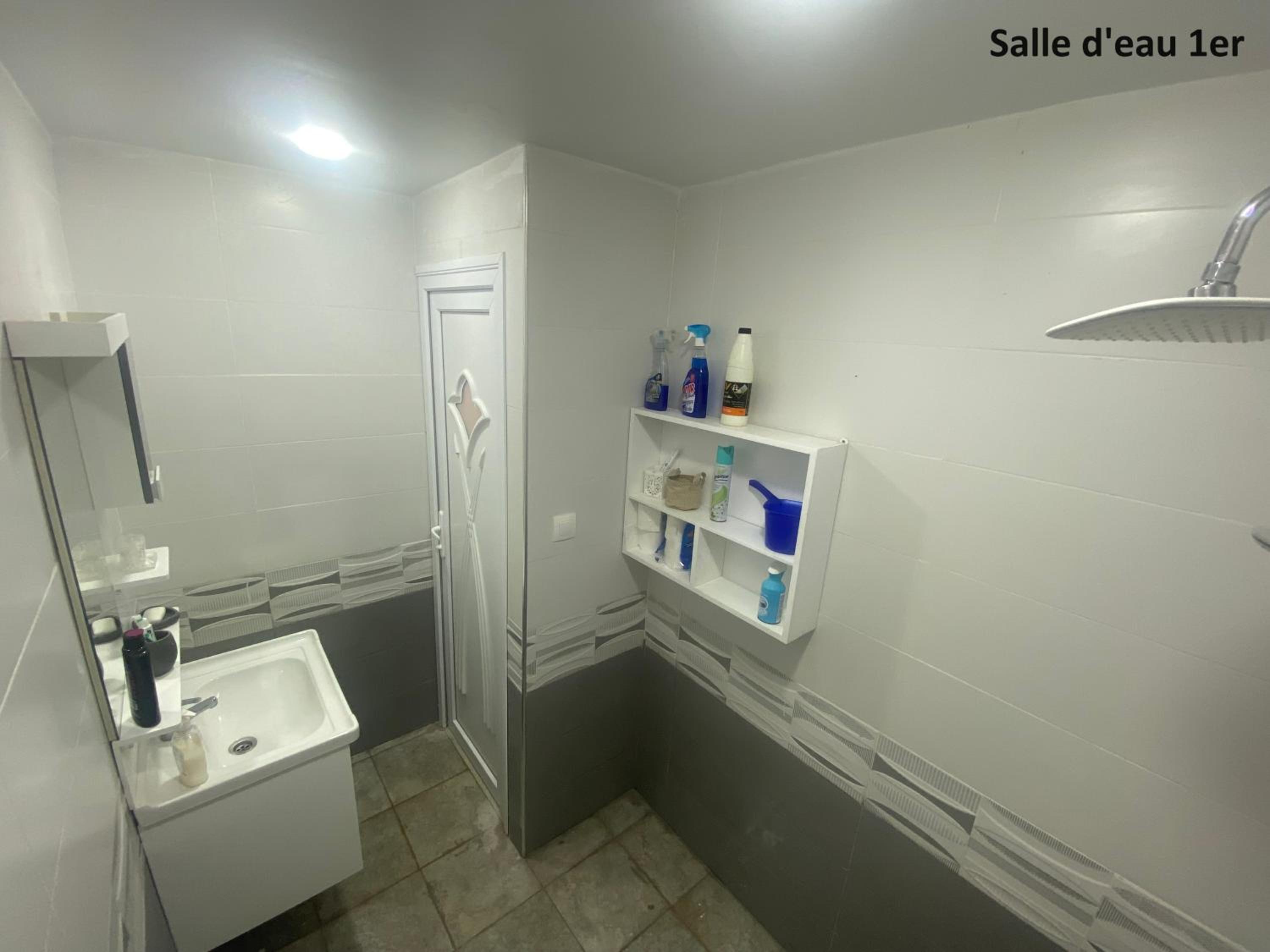 Maison individuelle 16 personnes - Location Azeffoun Ait Chafaa-16500Da