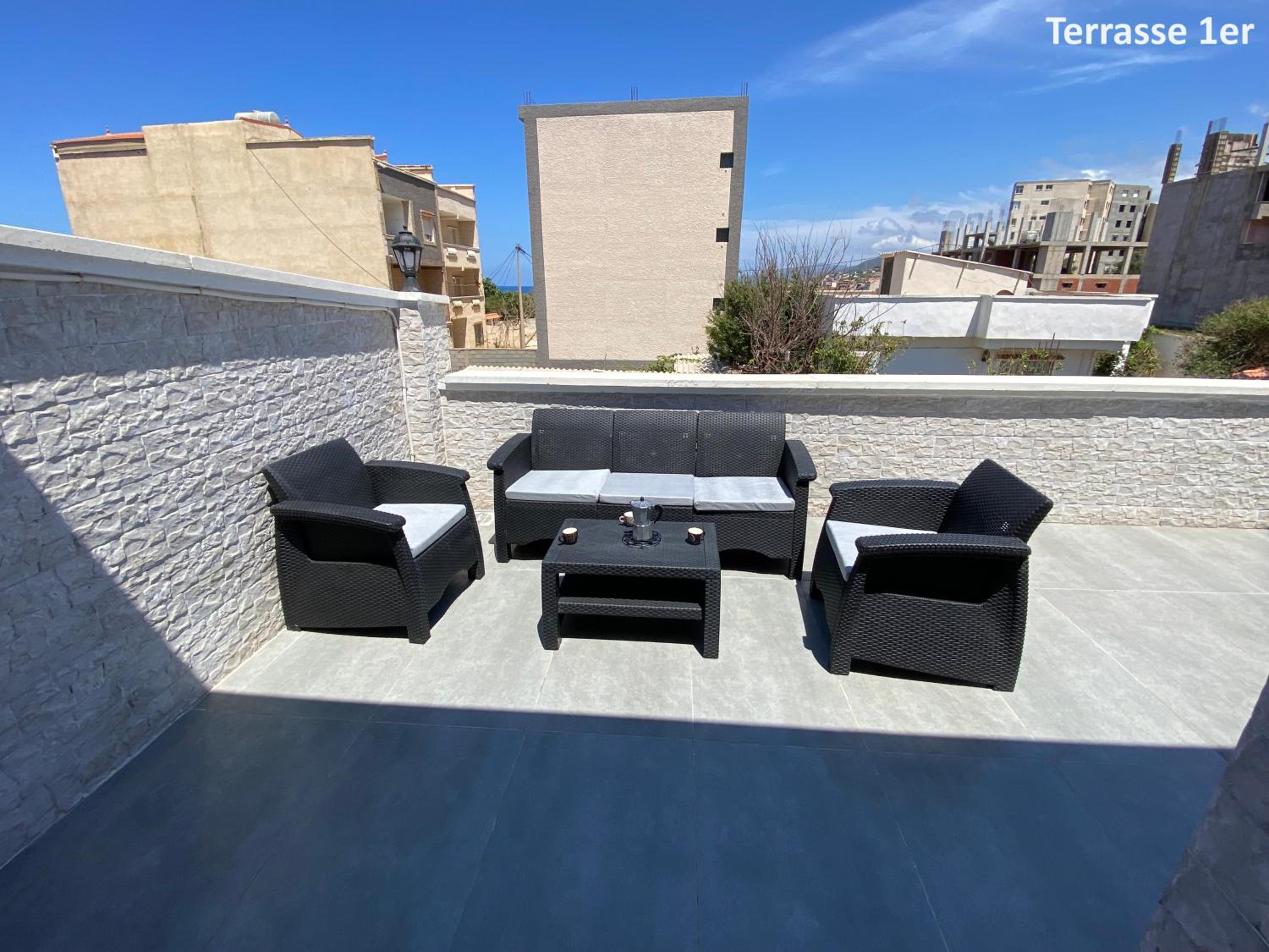 Maison individuelle 16 personnes - Location Azeffoun Ait Chafaa-16500Da