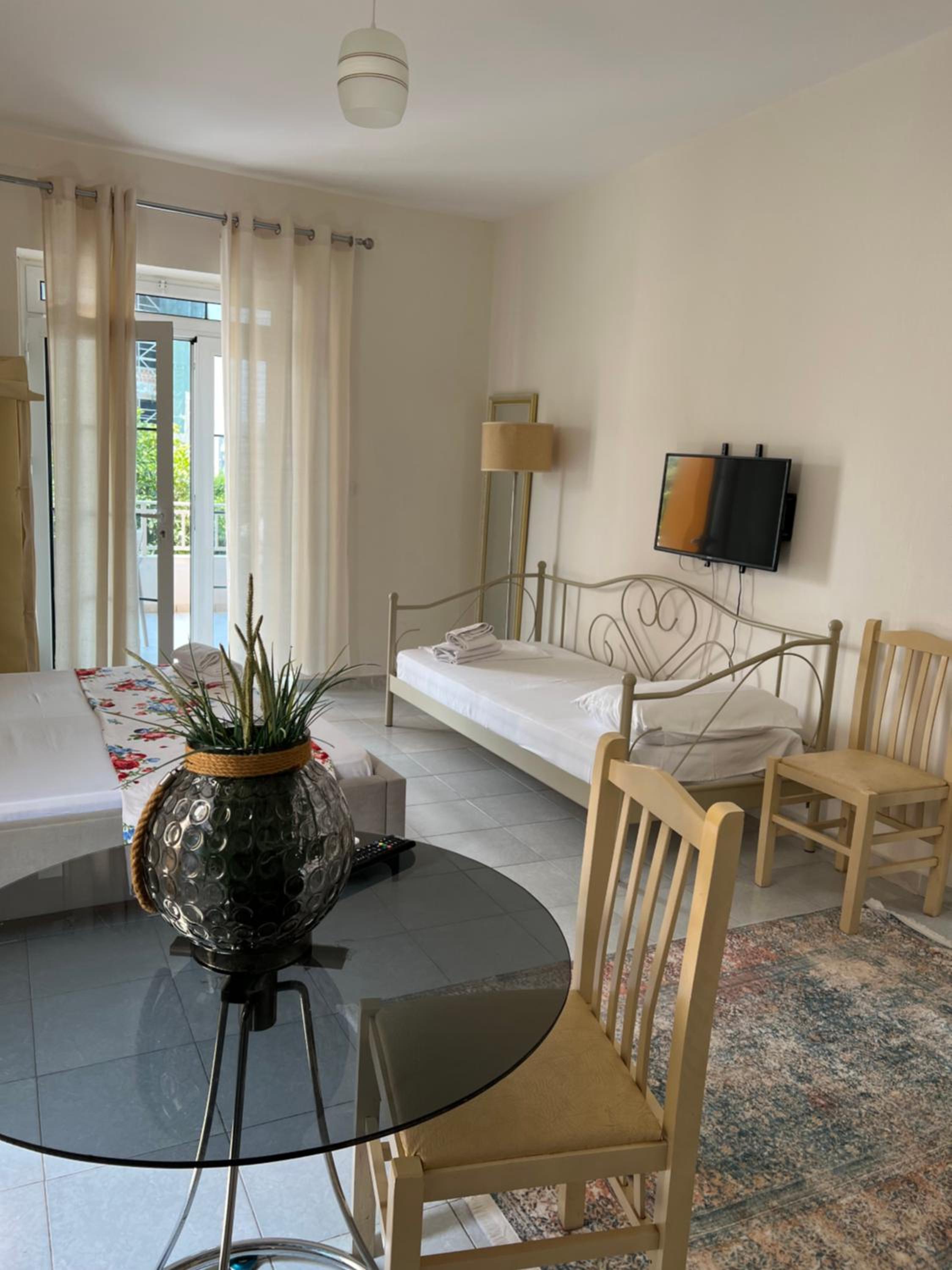 Mimi's Apartments