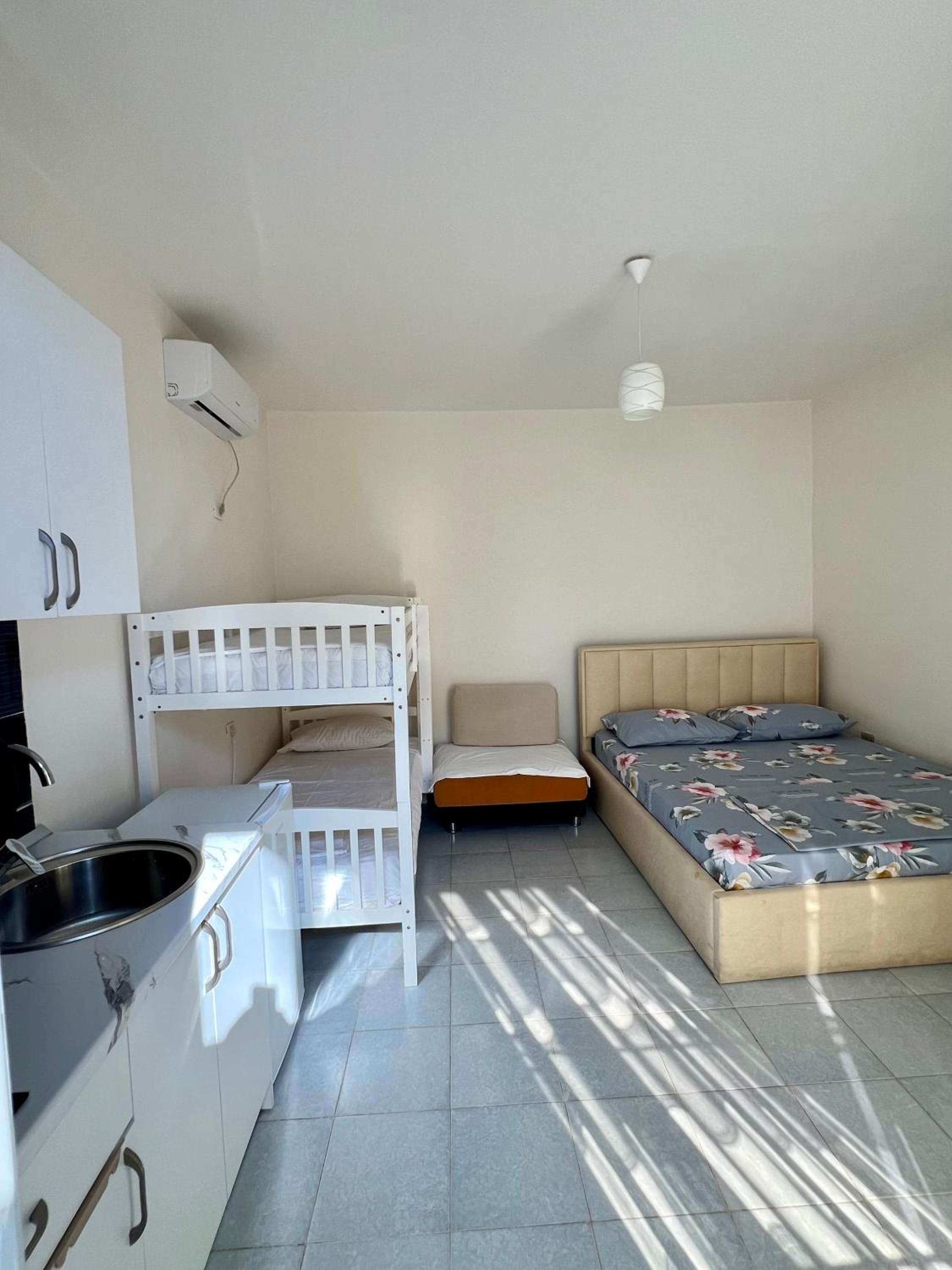 Mimi's Apartments