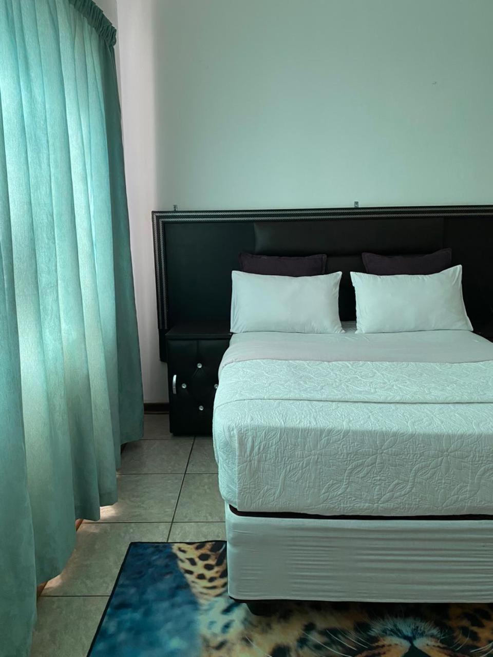 Kiara Luxury Accommodation view 3