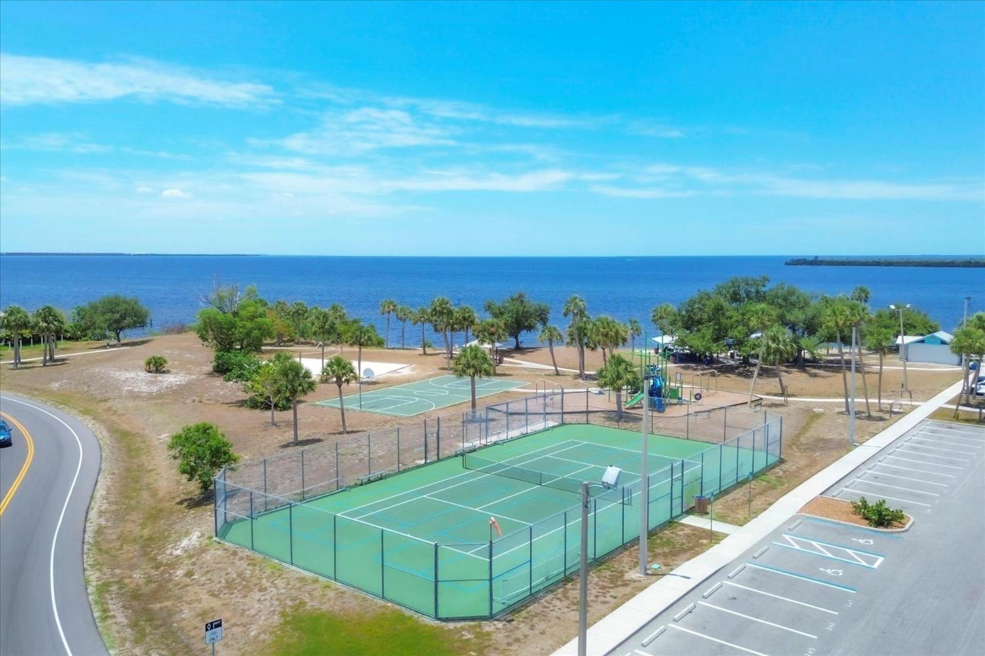 4286 Harbor
