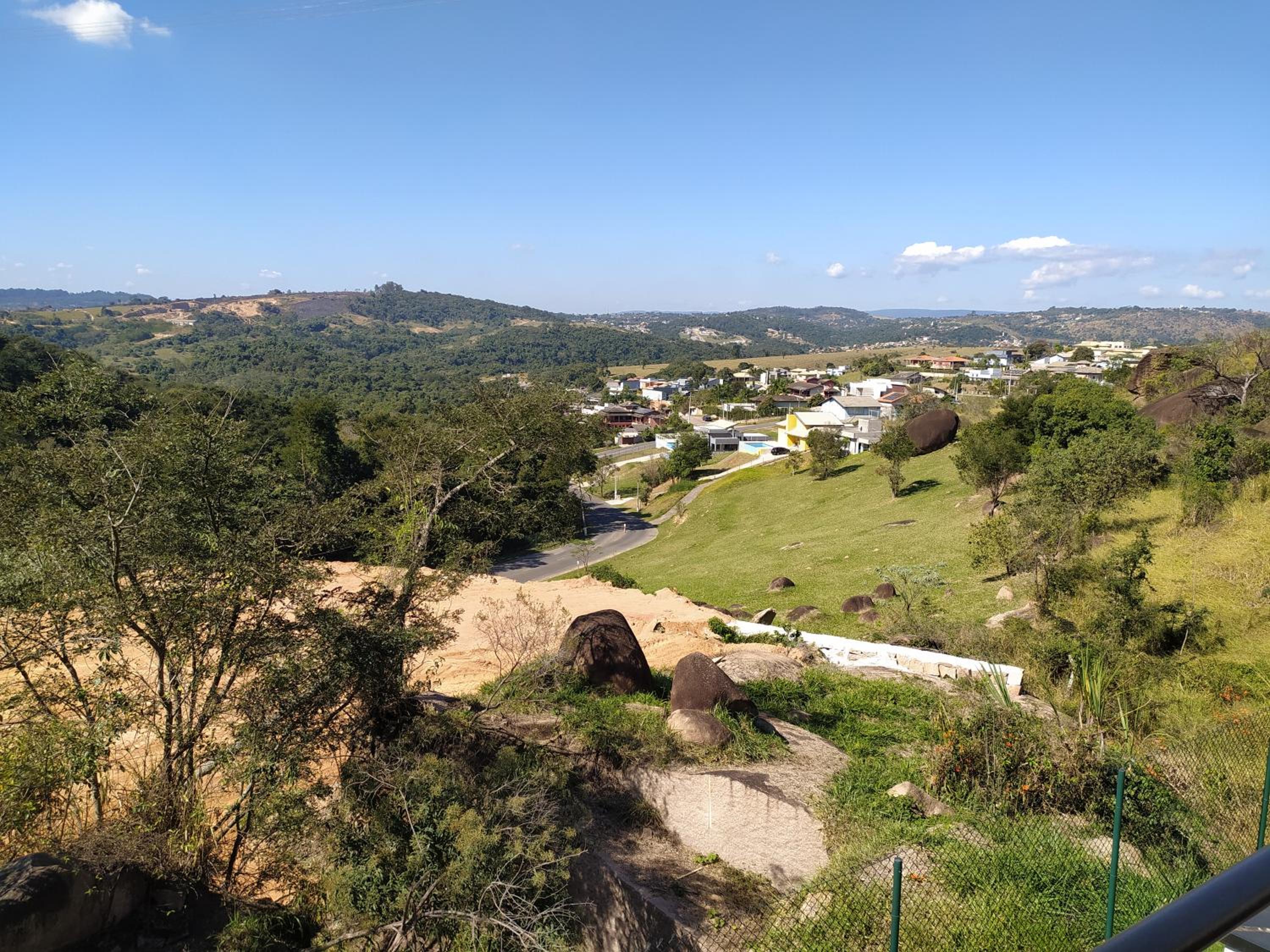Casa com piscina e linda vista
