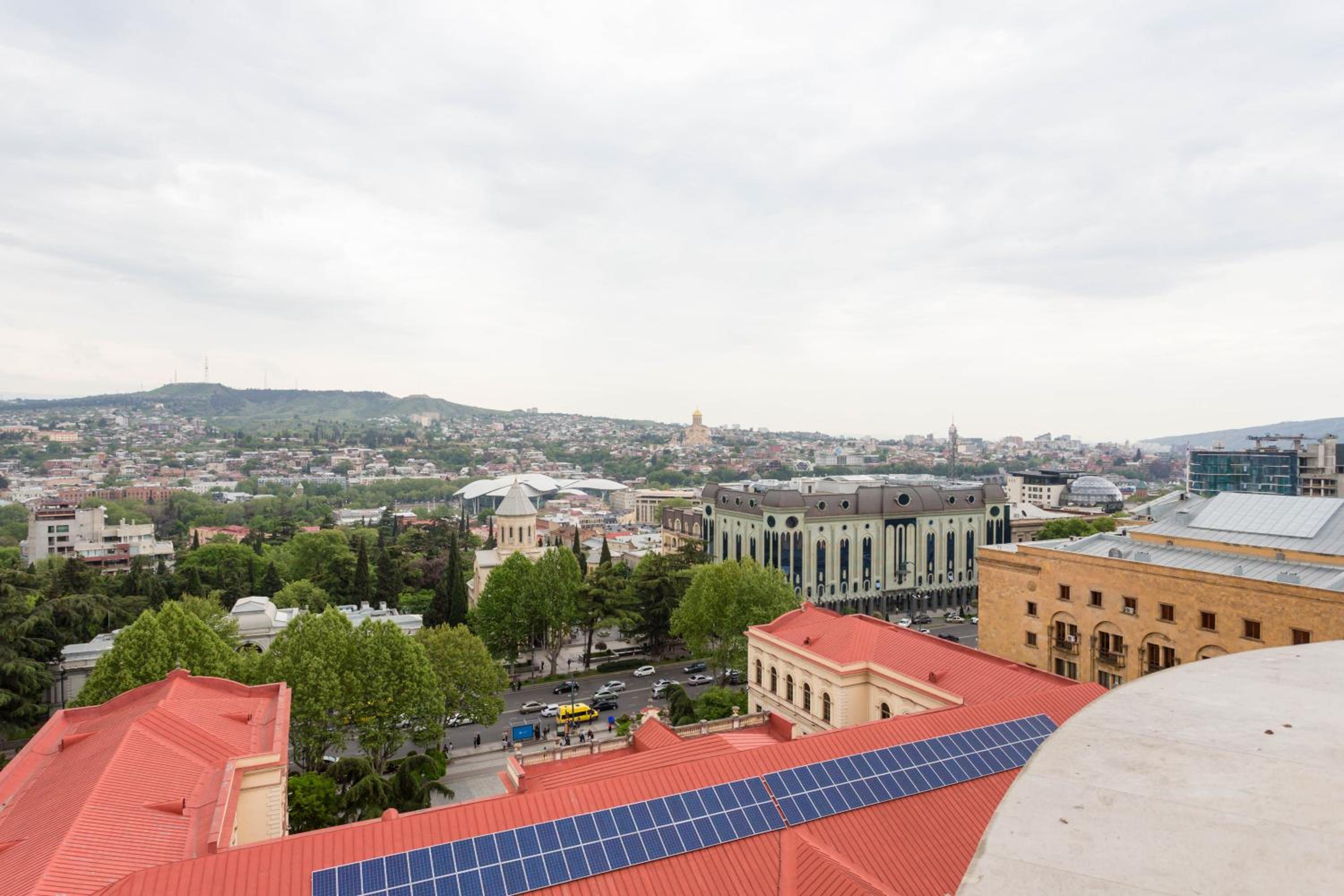City Luxury Apartment l view 5