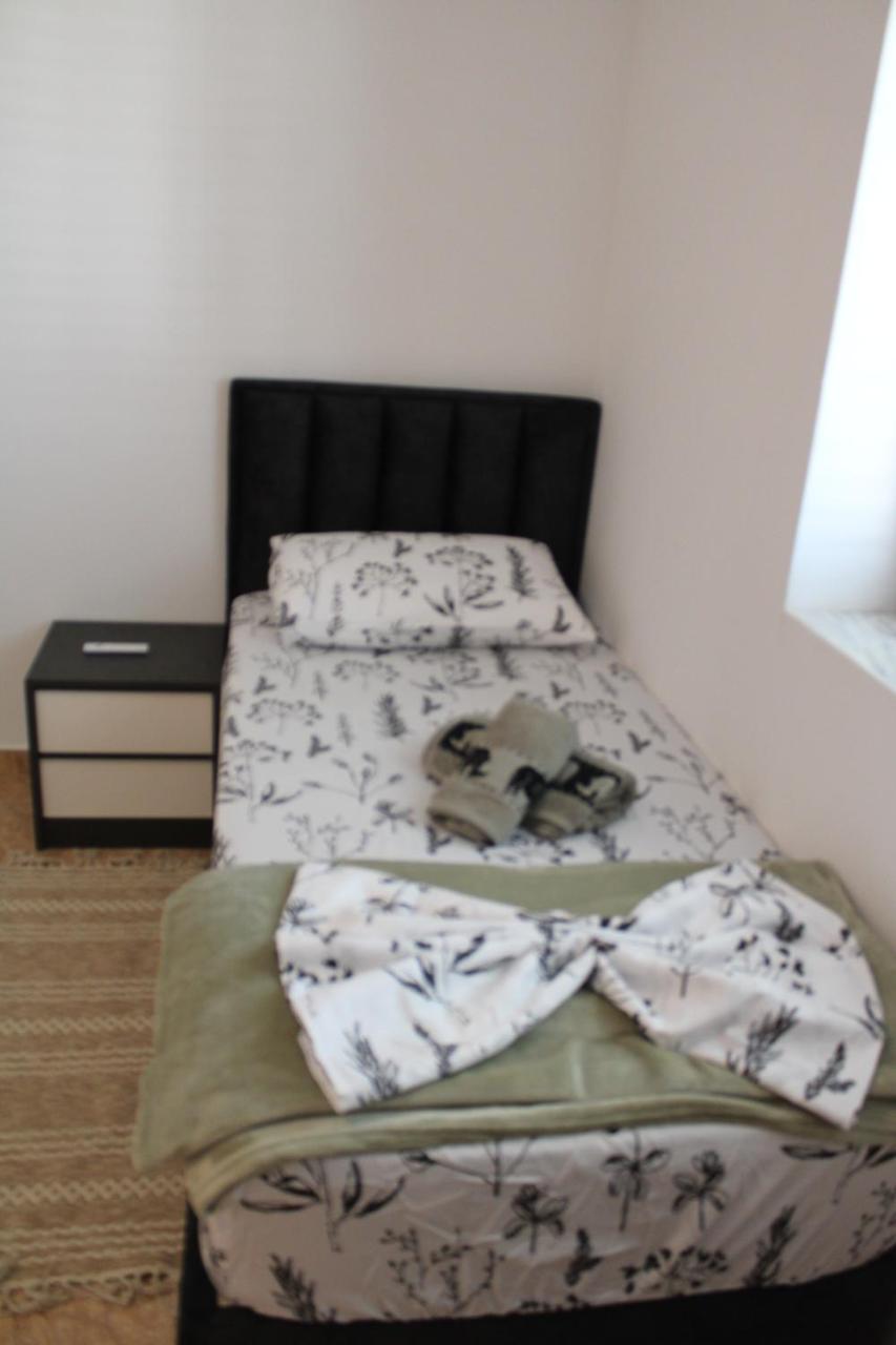 HomeByTheLake-Shiroke photo 3