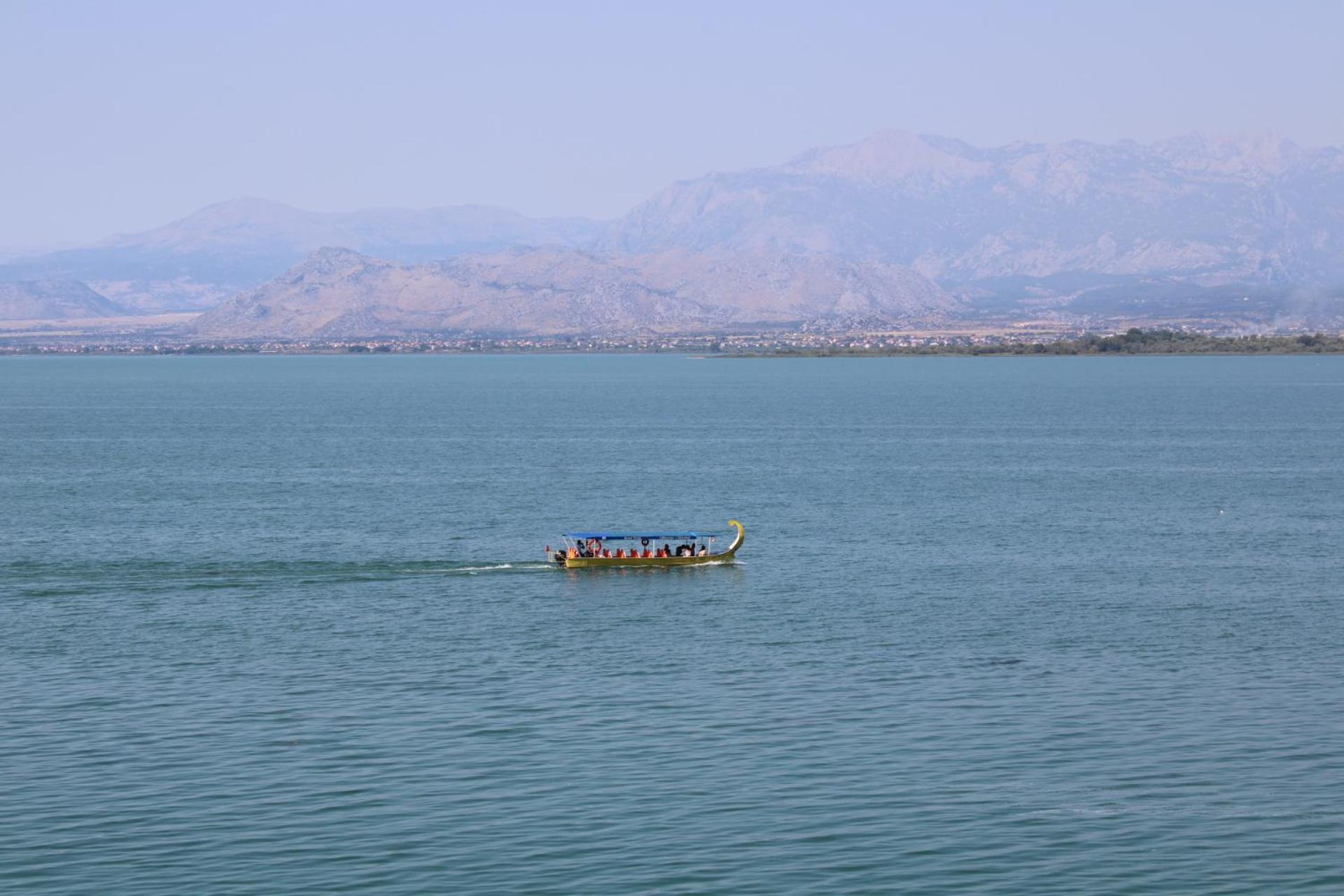 HomeByTheLake-Shiroke