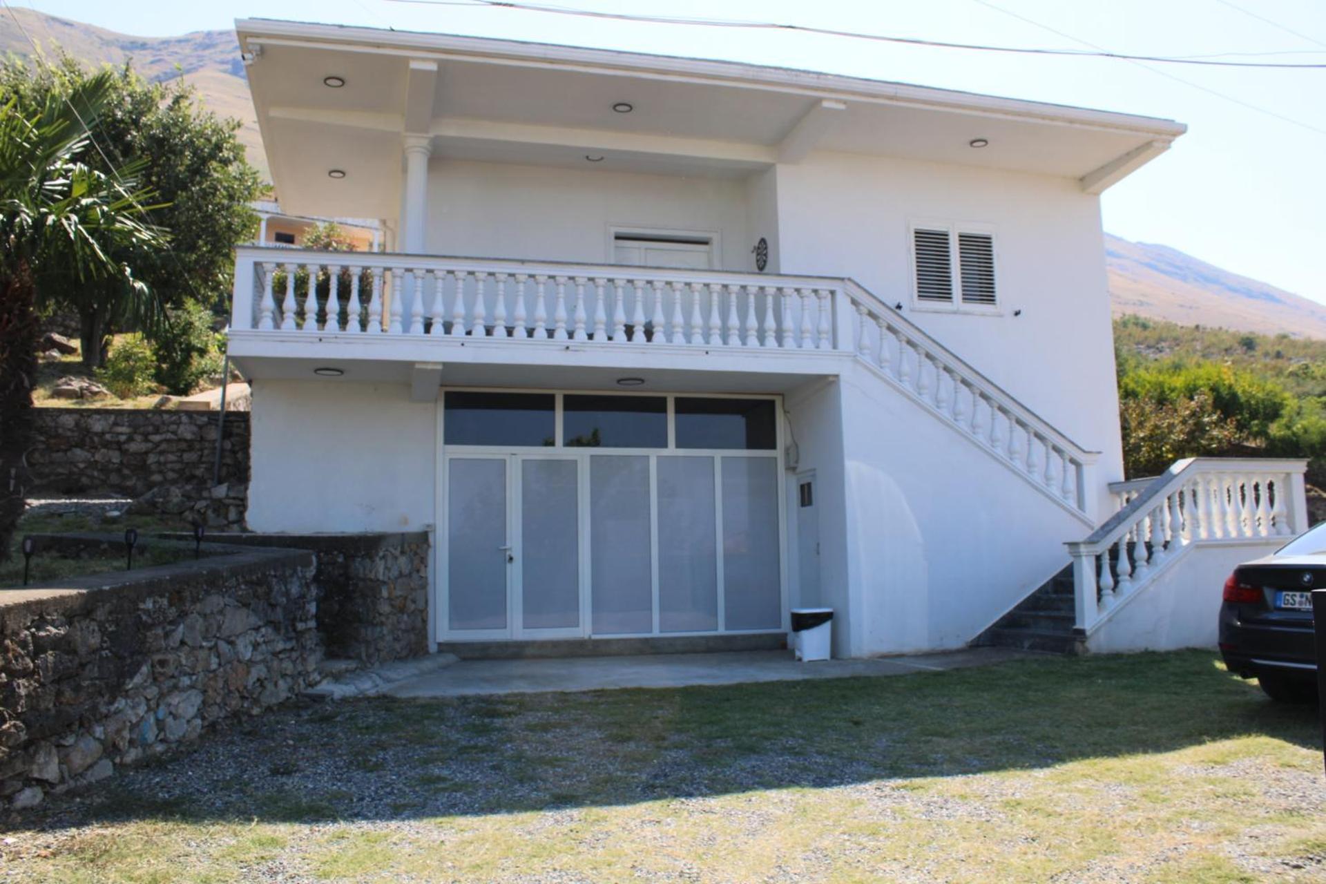 HomeByTheLake-Shiroke