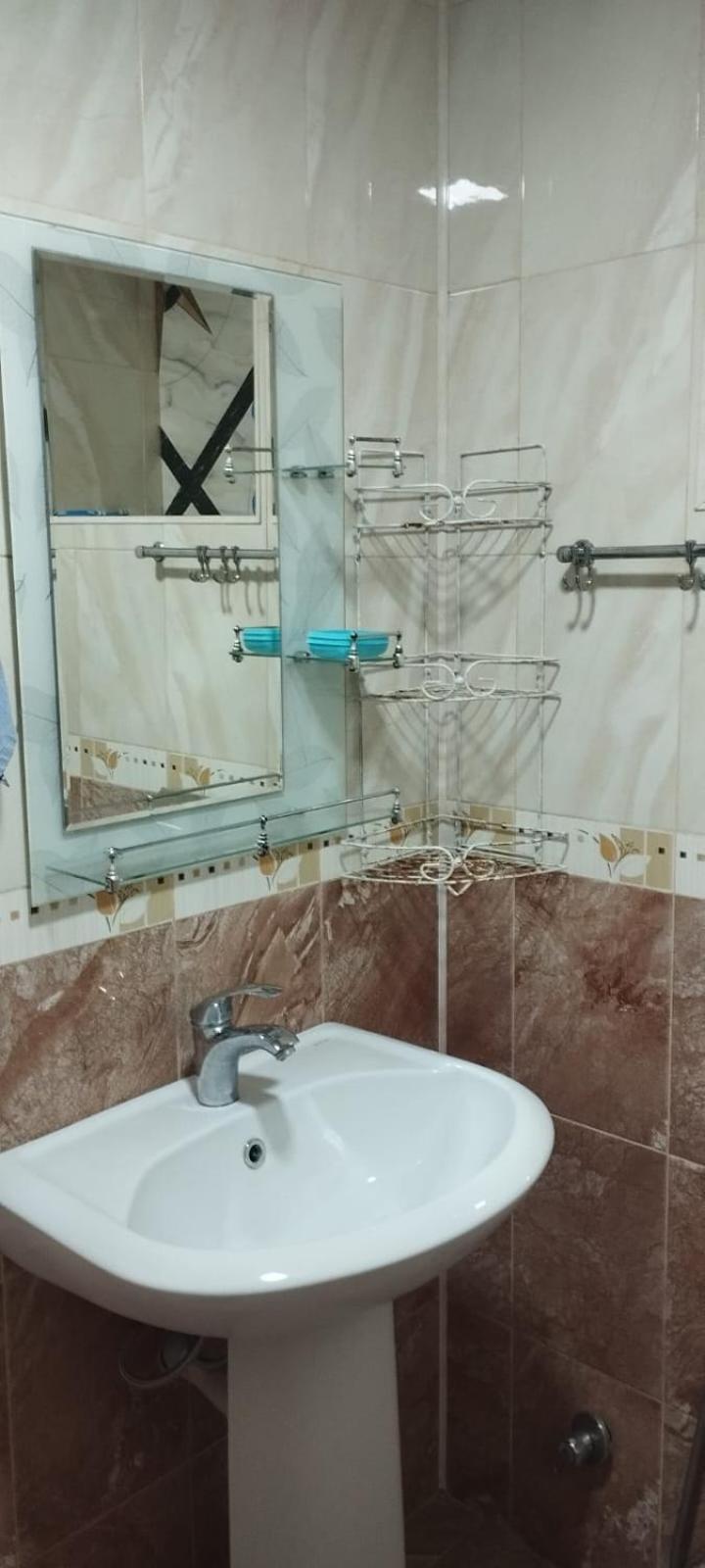 Gusar goust house int