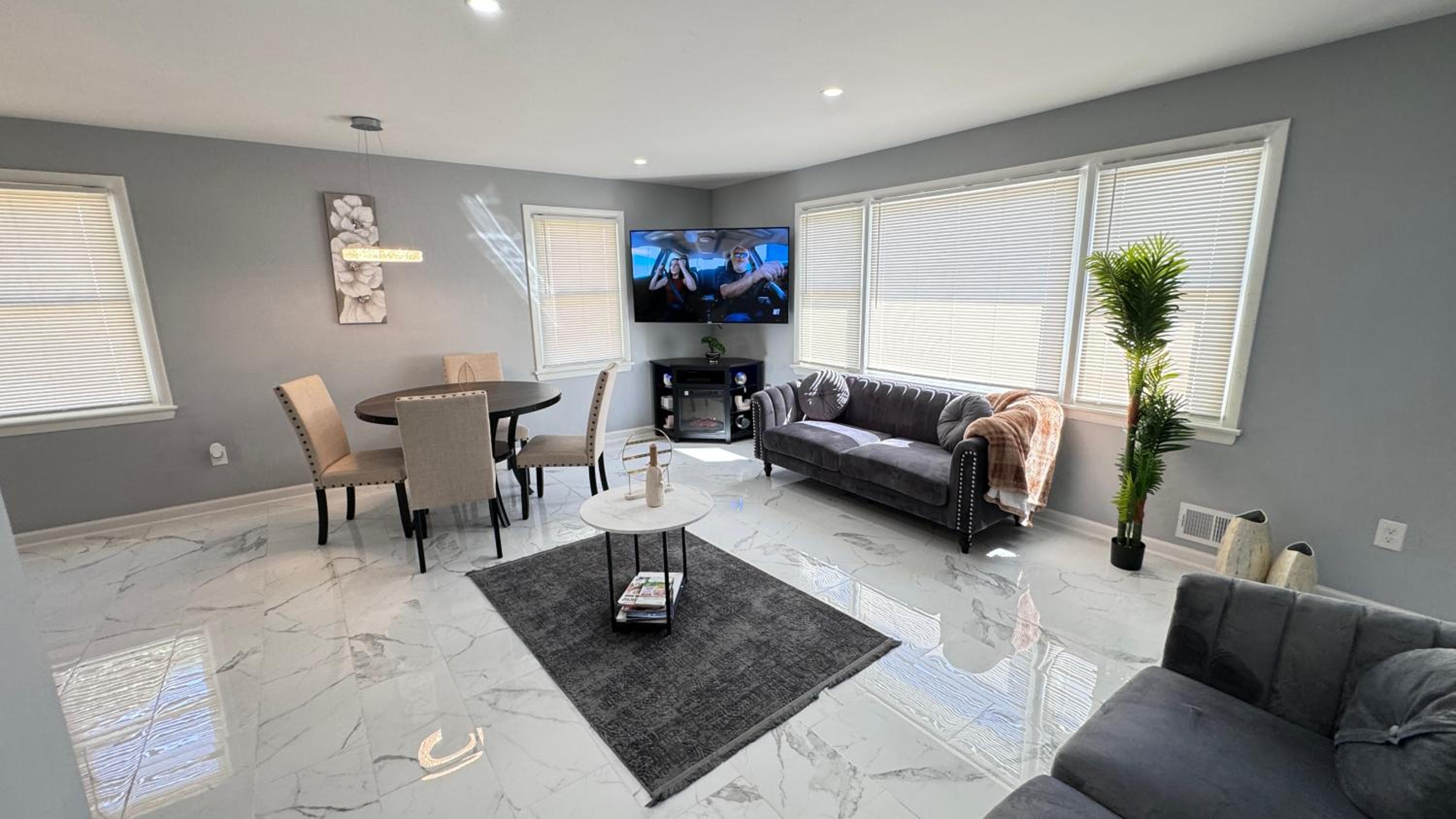 Class home near Washington DC FedEx Stadium and UMD