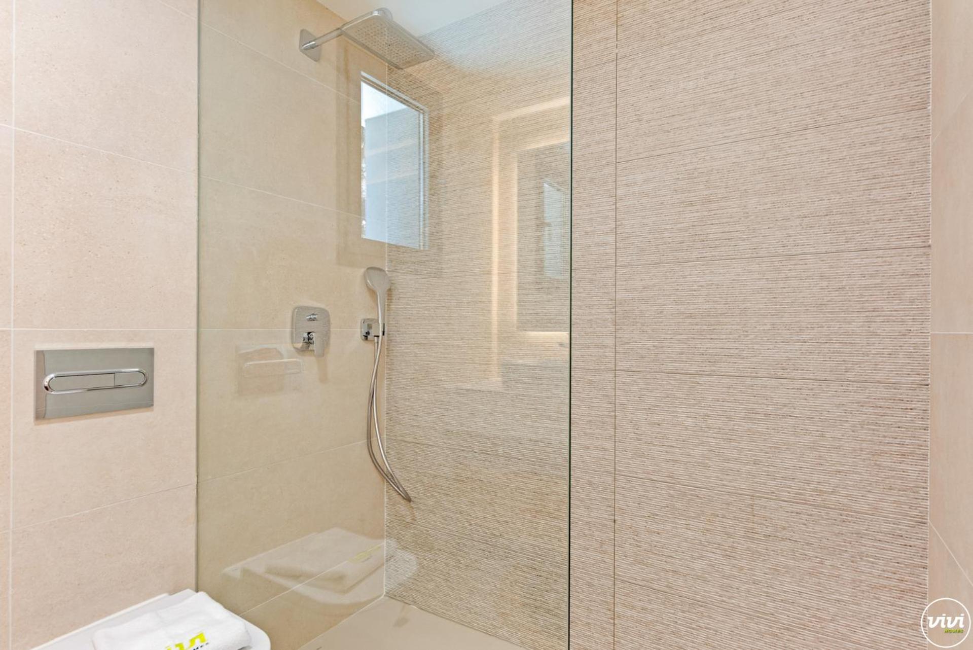 ViVi Homes - Marisol Pool, Sauna, Gym, Spa & Beach