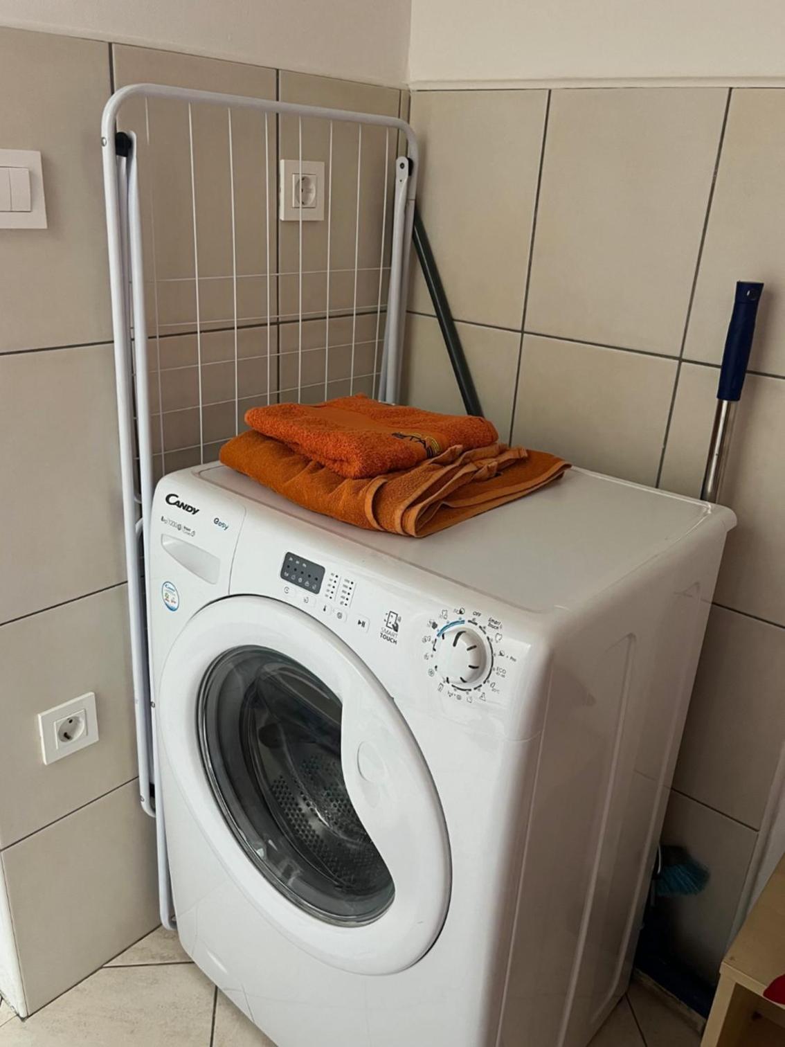 Blizu centra in na robu Tivolija