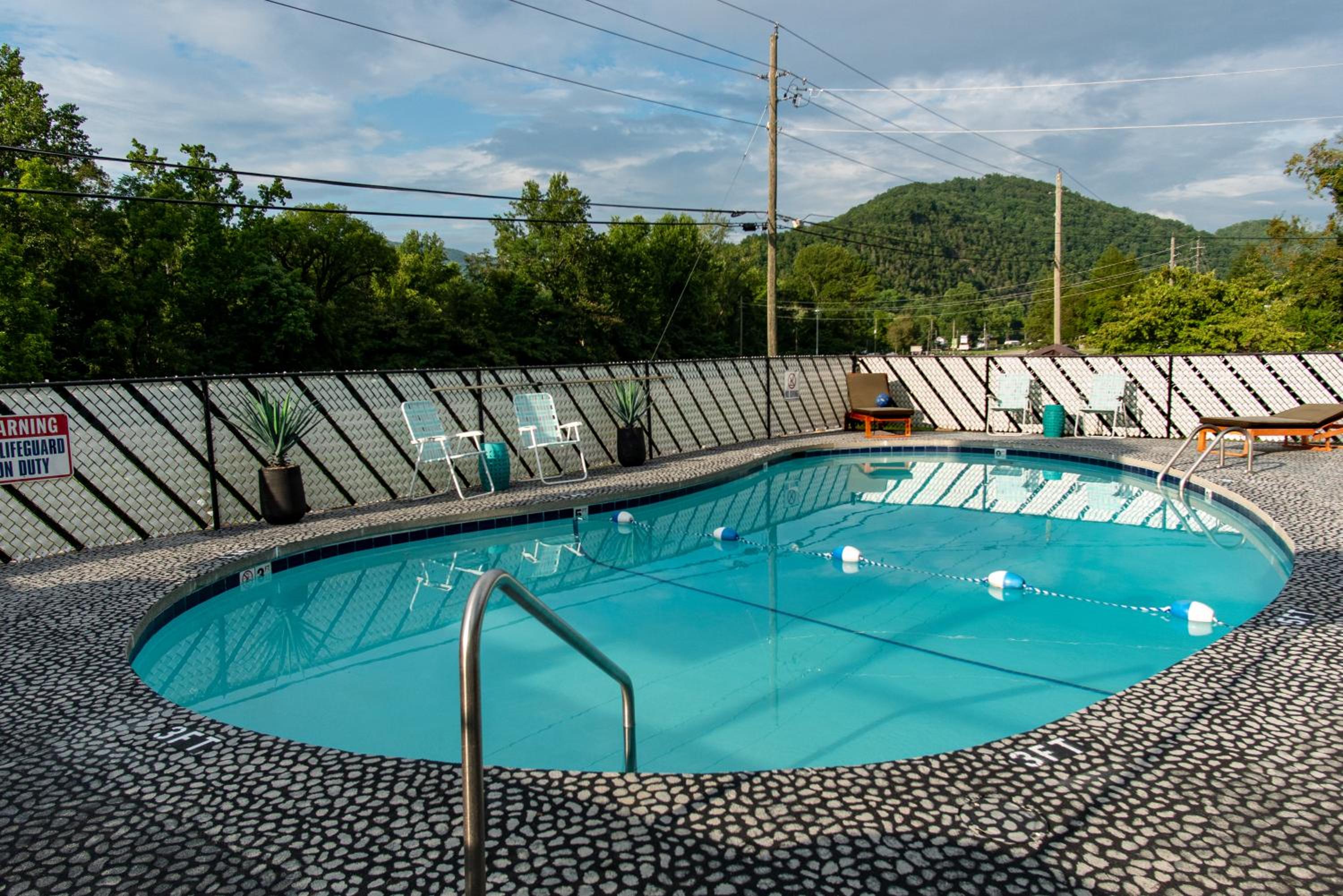 Townsend River Breeze Inn