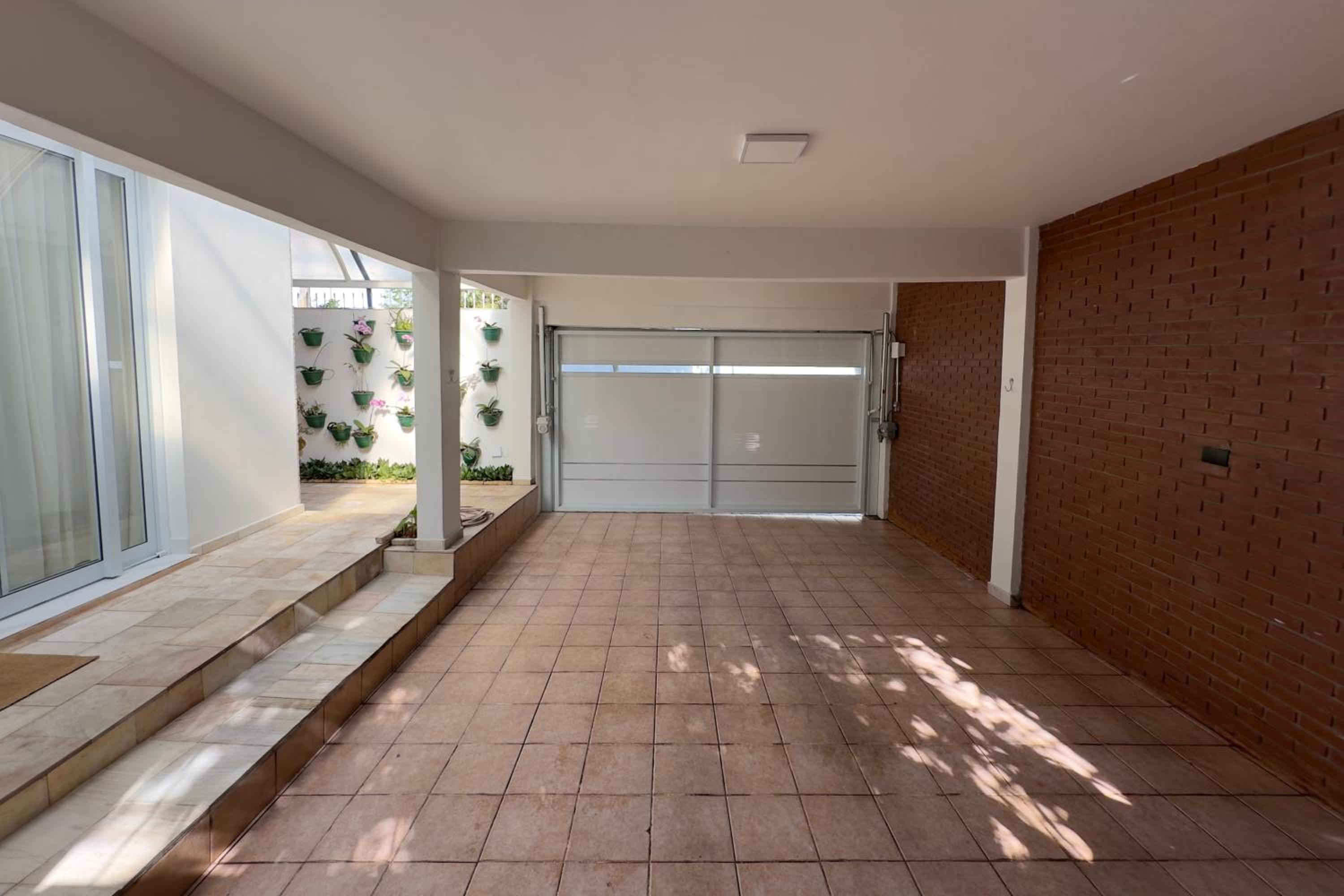 Casa nova em bairro nobre, Zona Sul