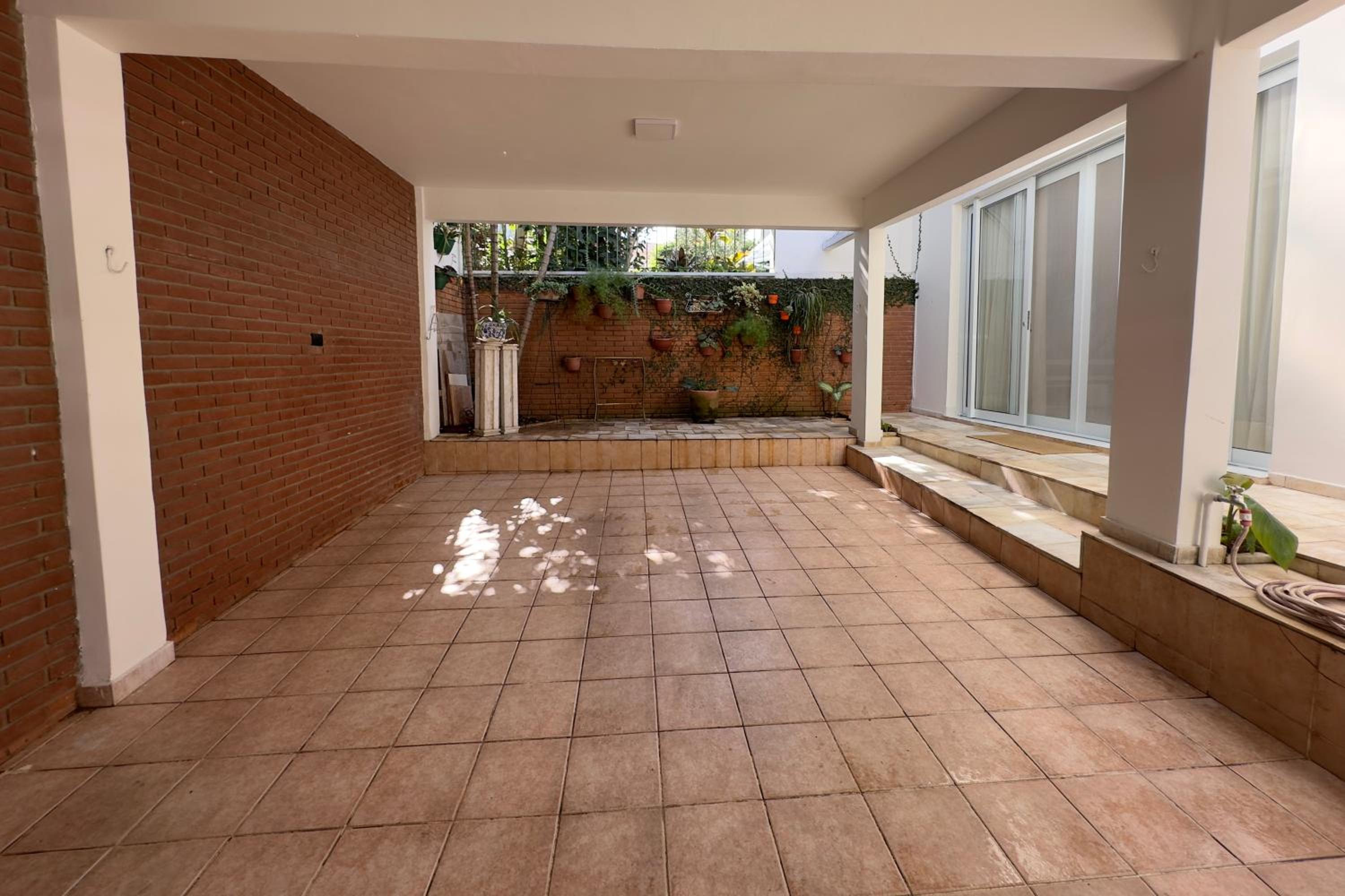 Casa nova em bairro nobre, Zona Sul