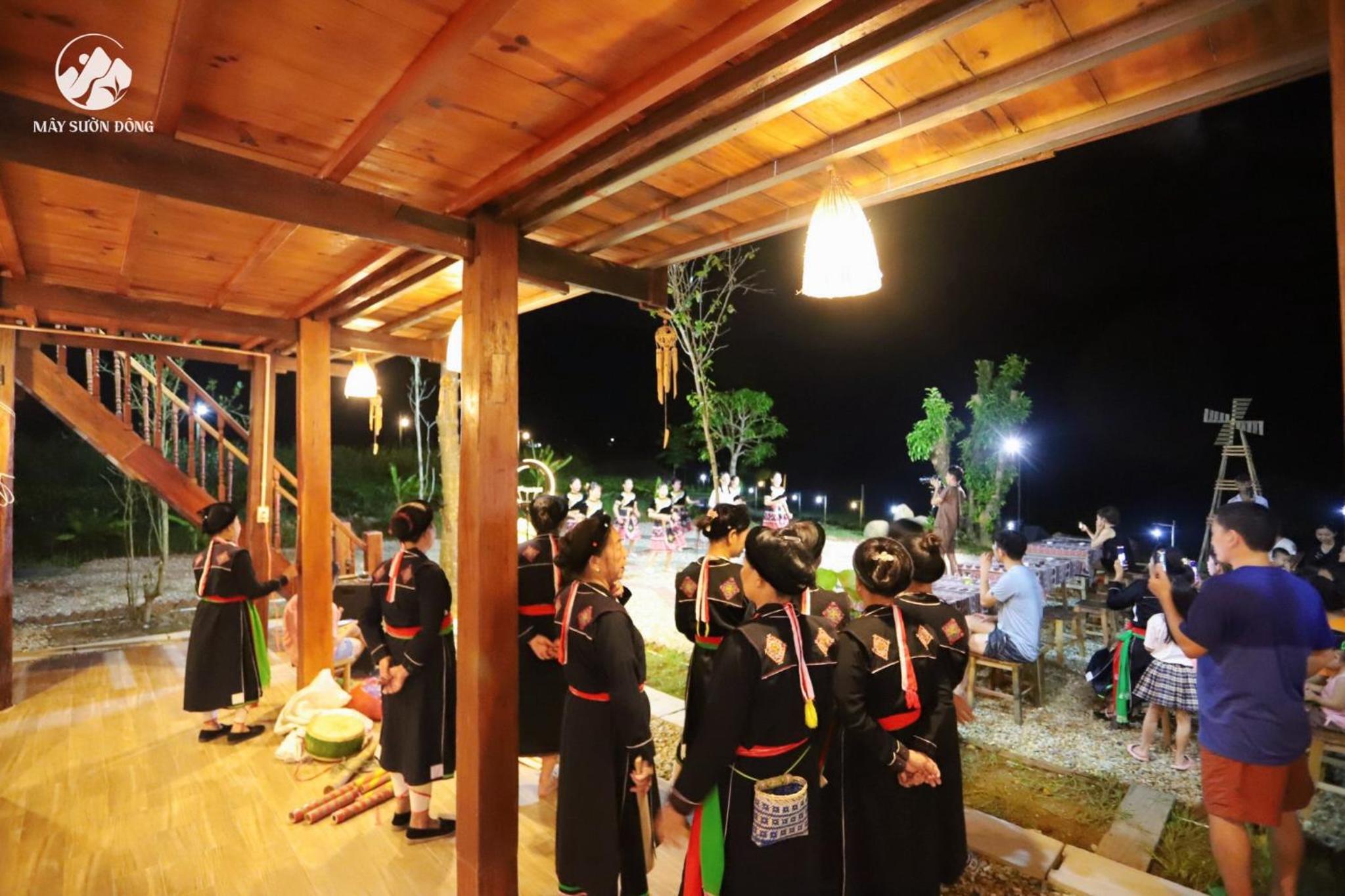 Homestay Mây Sườn Đông - Suối Cửa Tử view 2