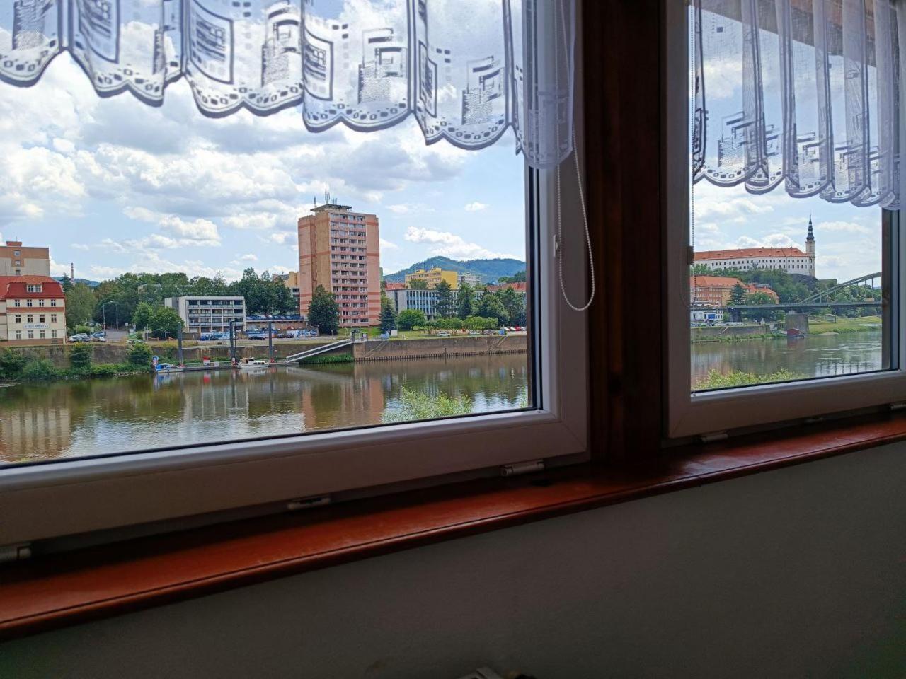 U Bocmana s výhledem na zámek a Labe