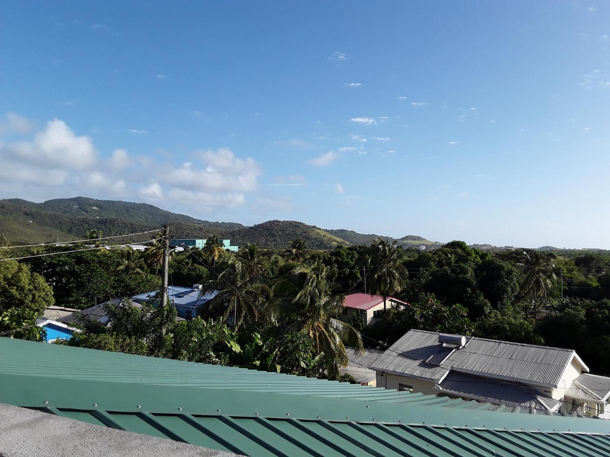 Appartement charmant à Fort-de-France / 36 m² / Terrasse view 2