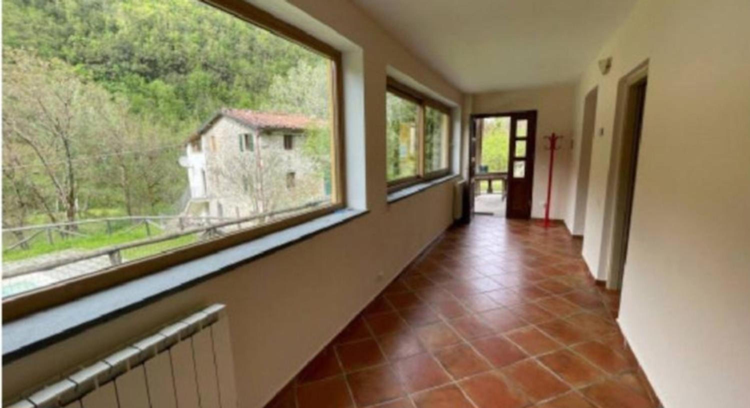 Spacious House in Gallicano + Sauna view 3