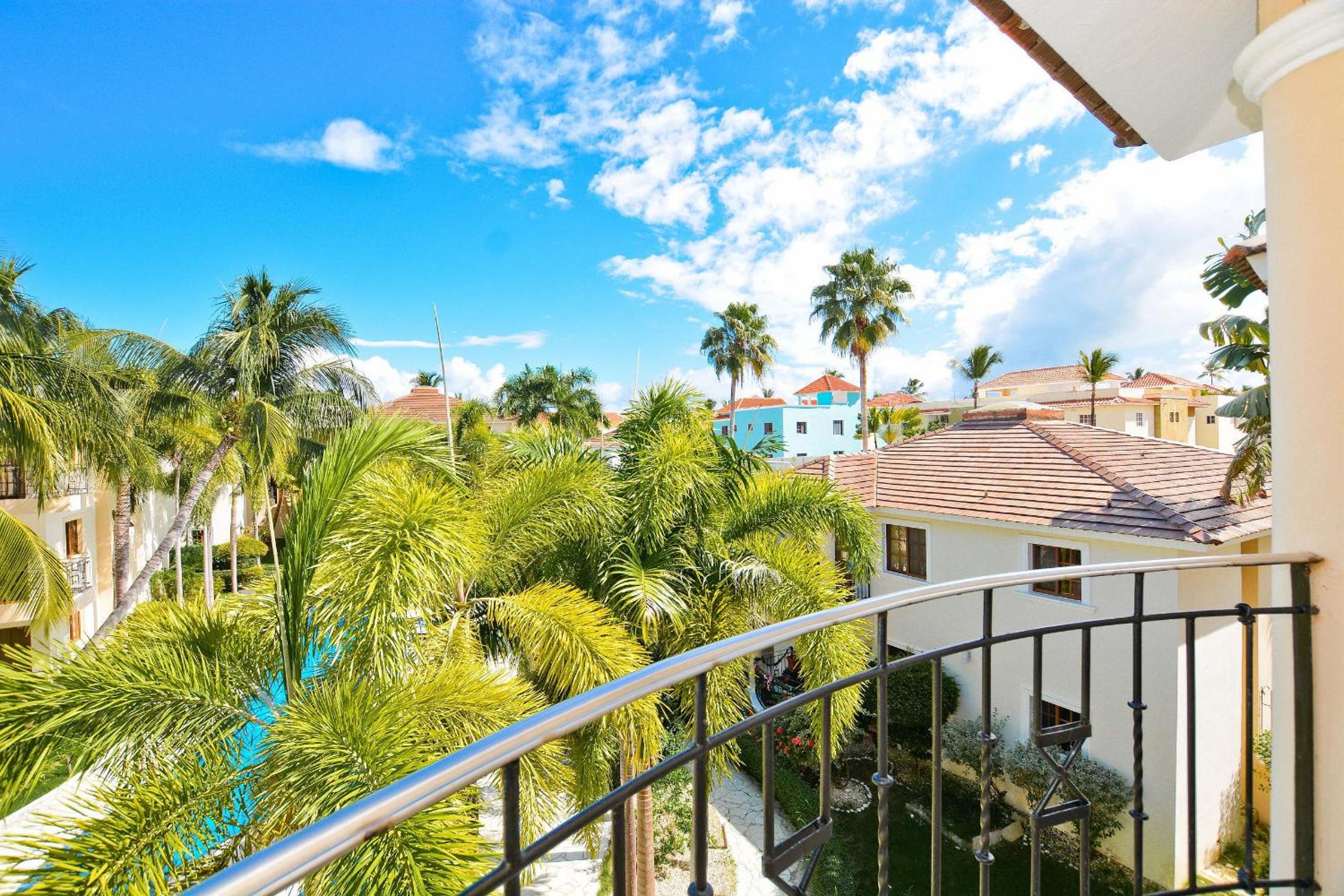Rosa Hermosa Penthouse | Pool View • Near Bávaro
