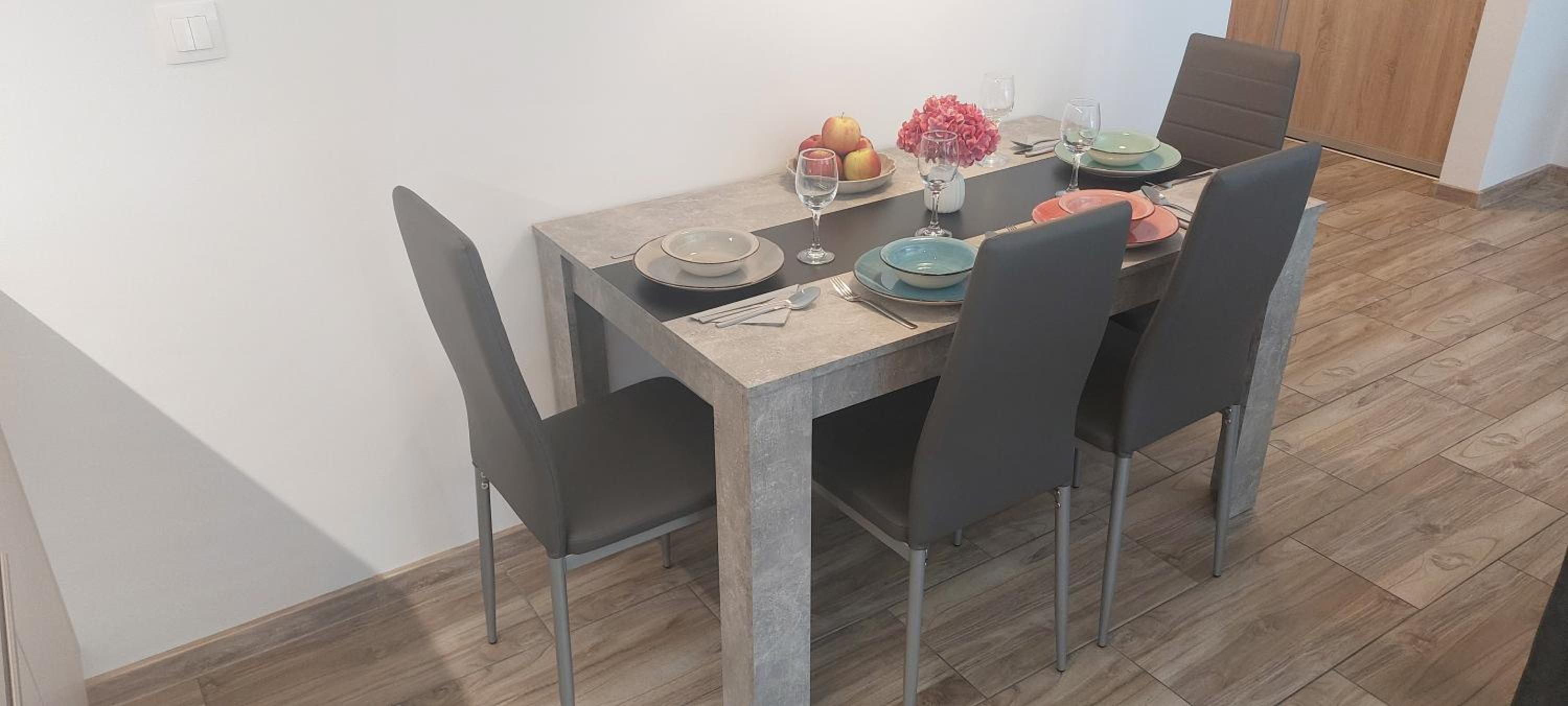 Laura Apartman & private parking