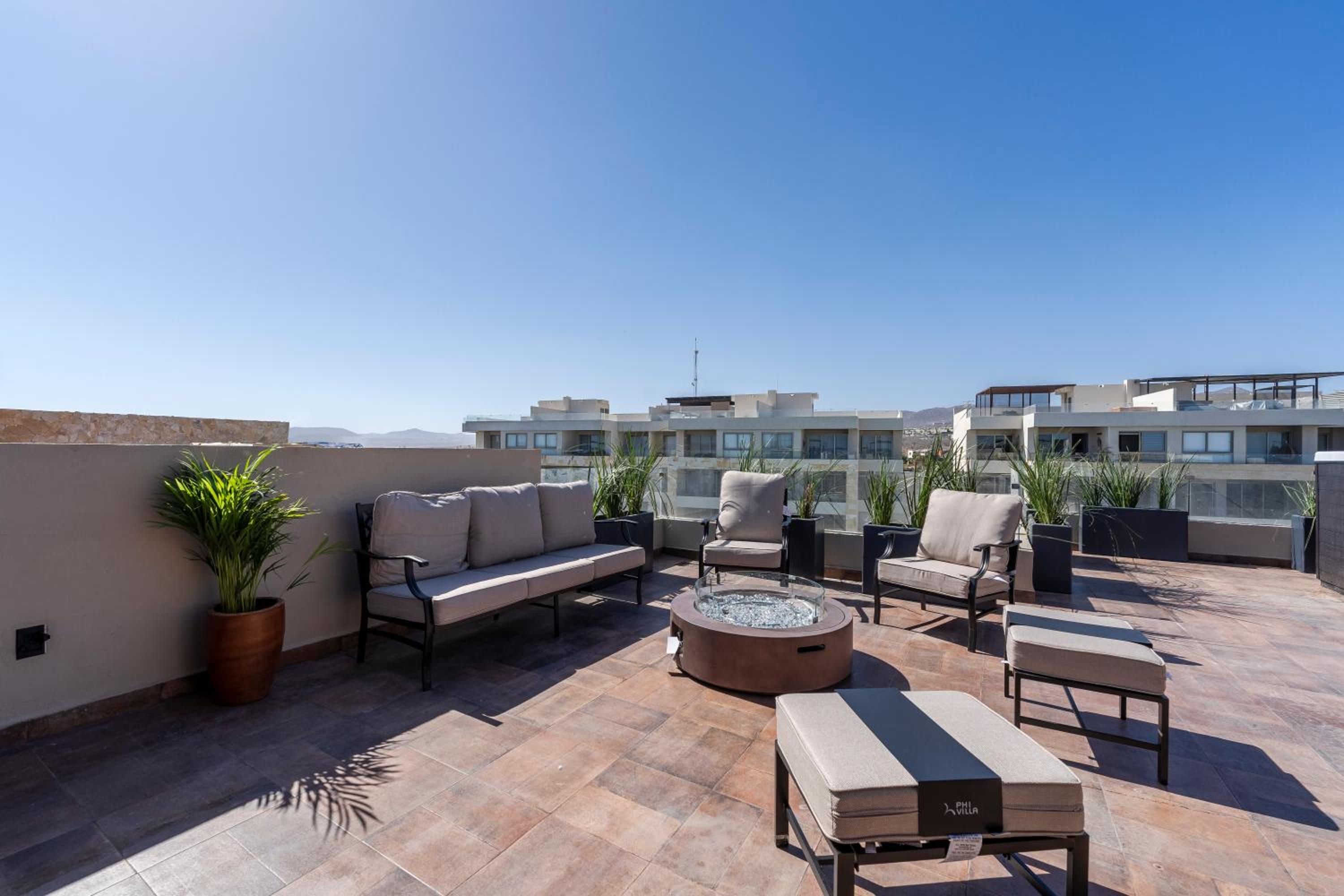 Brand New Luxury PH with Private Pool and Views view 5