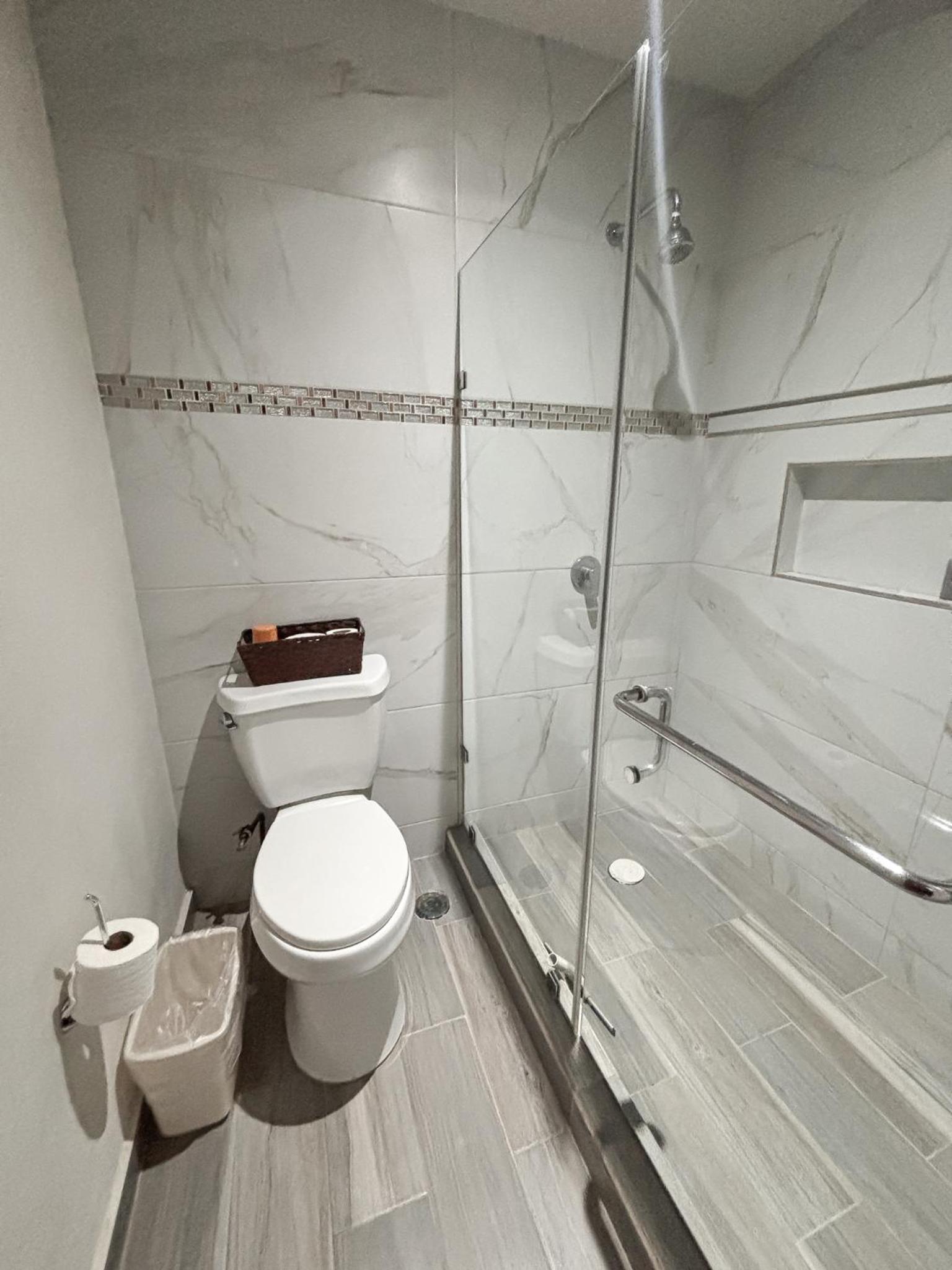 Brisas Shores 209 Beachfront Apartment with terrace, Cancun Hotel Zone, 1 bedroom
