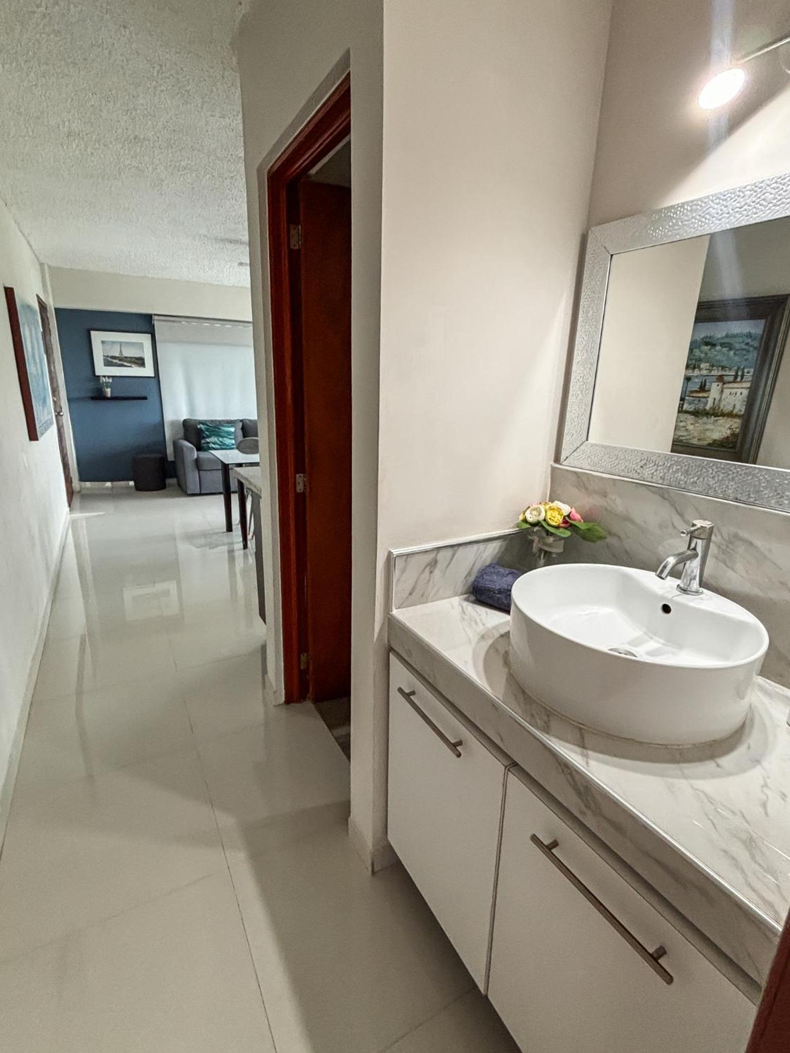 Brisas Shores 209 Beachfront Apartment with terrace, Cancun Hotel Zone, 1 bedroom