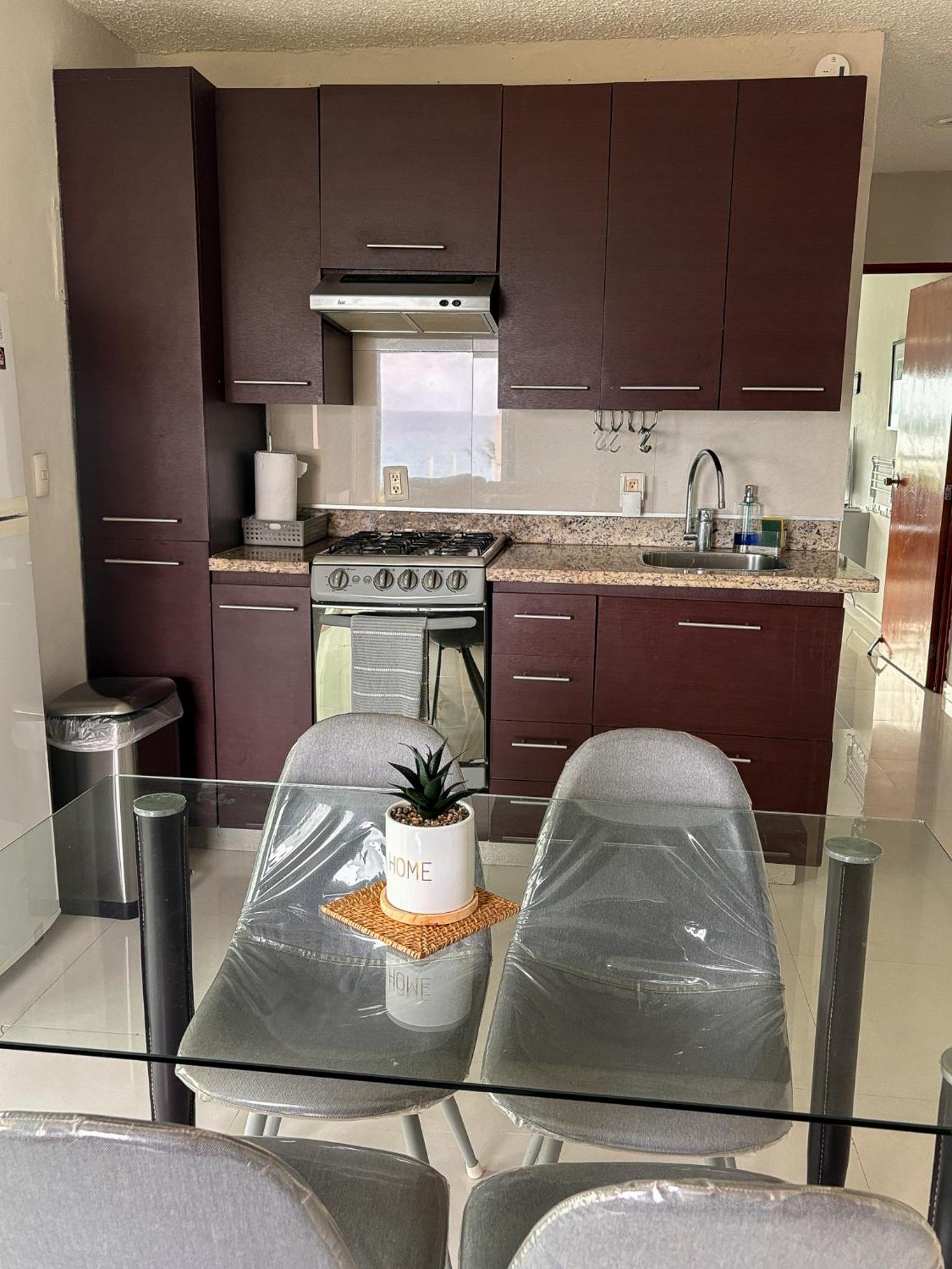 Brisas Shores 209 Beachfront Apartment with terrace, Cancun Hotel Zone, 1 bedroom