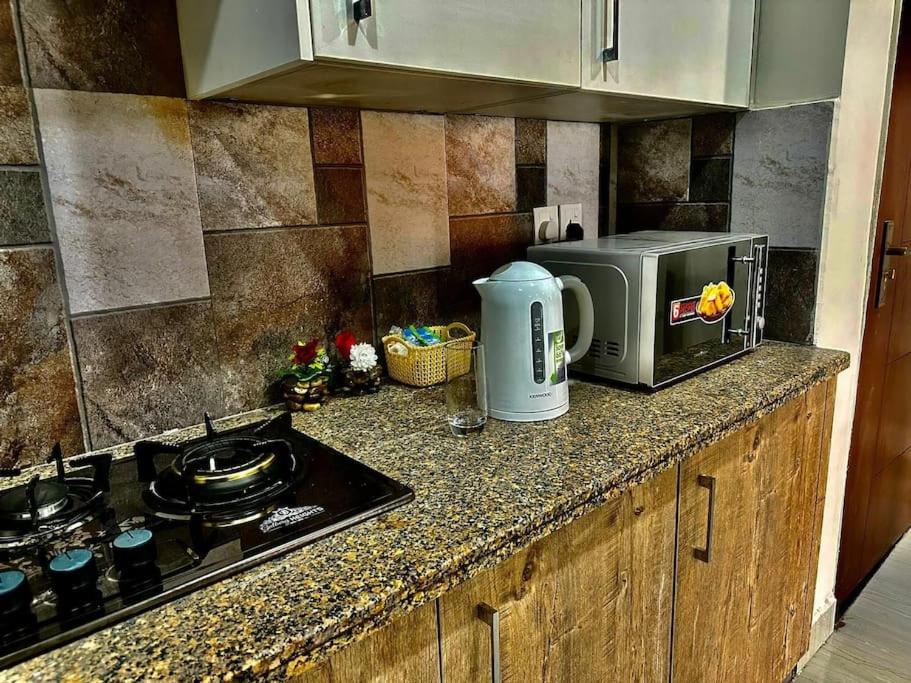 Modern and cheerful living in Gulberg Green Islamabad view 5