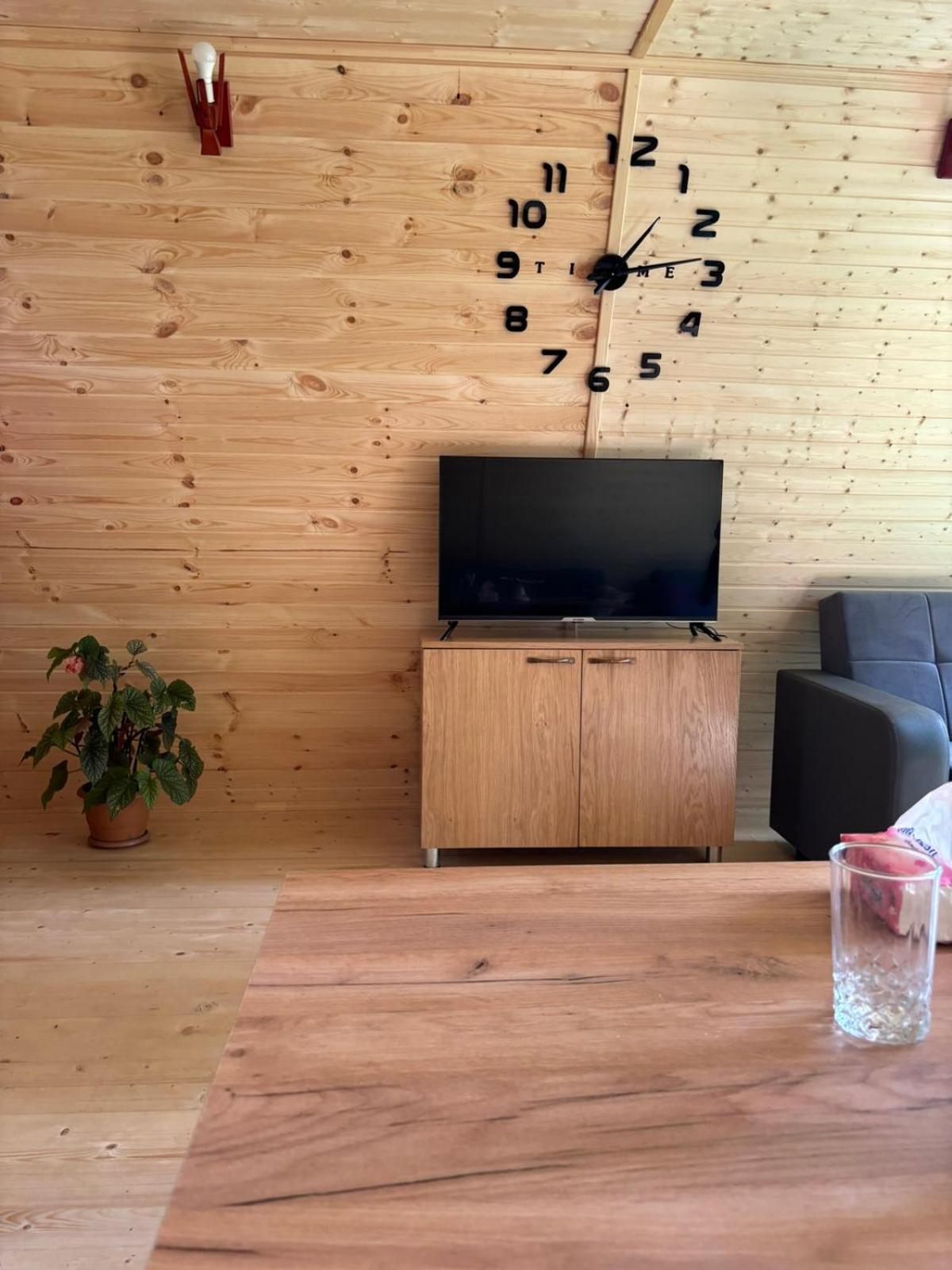 Edem A Frame Zovaber