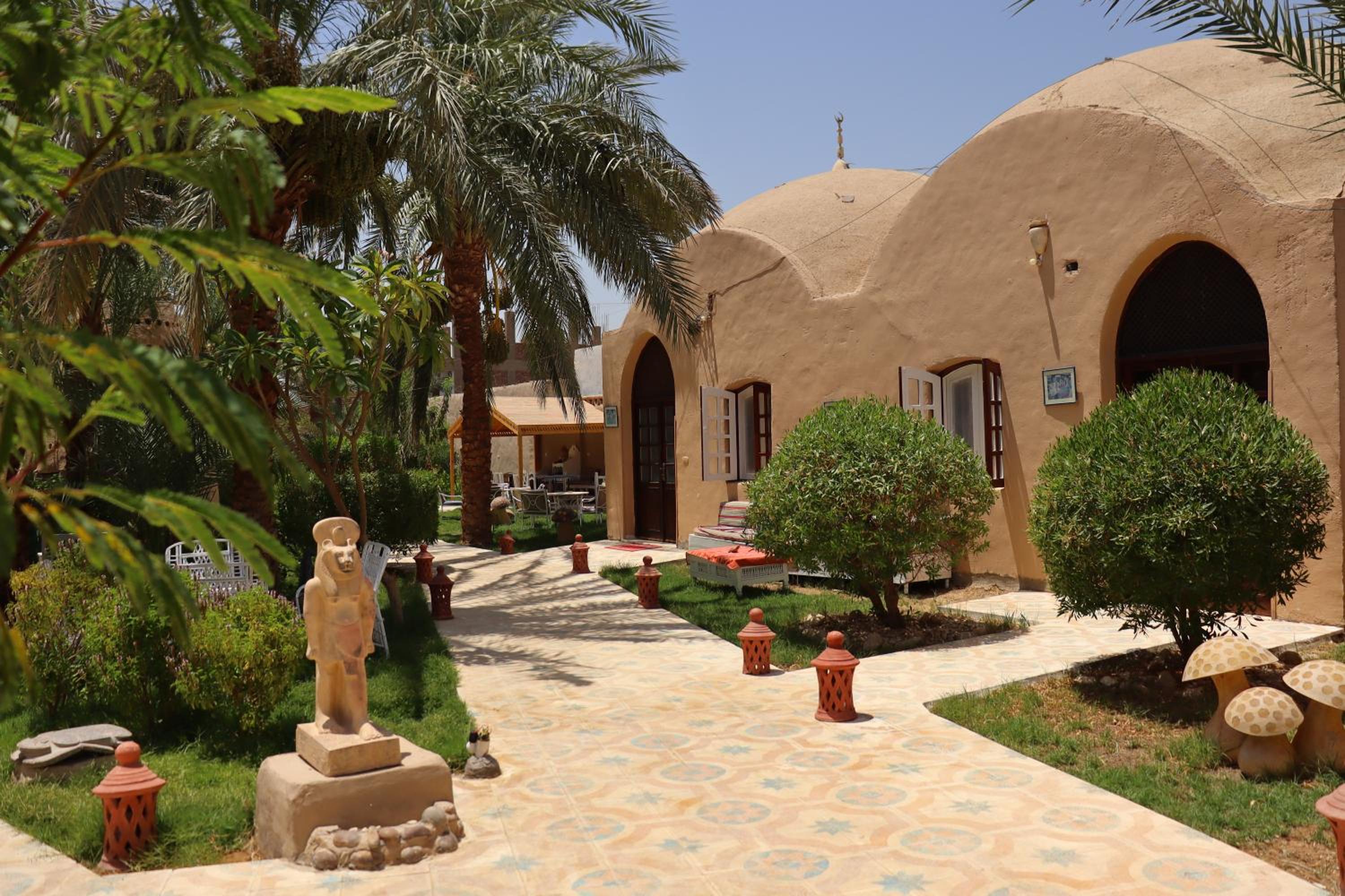 Hotel Sekhmet Retreat Centre
