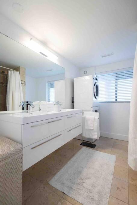 OCEAN FRONT 2 BEDROOM SUITE with STUNNING VIEWS