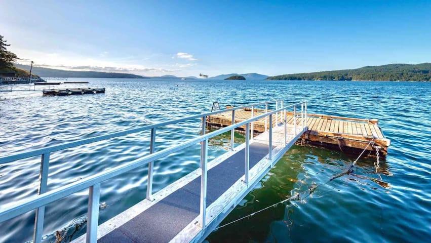 OCEAN FRONT 2 BEDROOM SUITE with STUNNING VIEWS