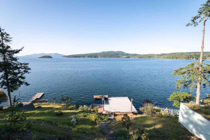 OCEAN FRONT 2 BEDROOM SUITE with STUNNING VIEWS