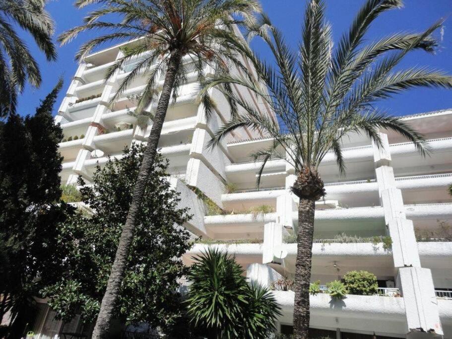 Luxury Apartment In Central Marbella with Parking and Pool