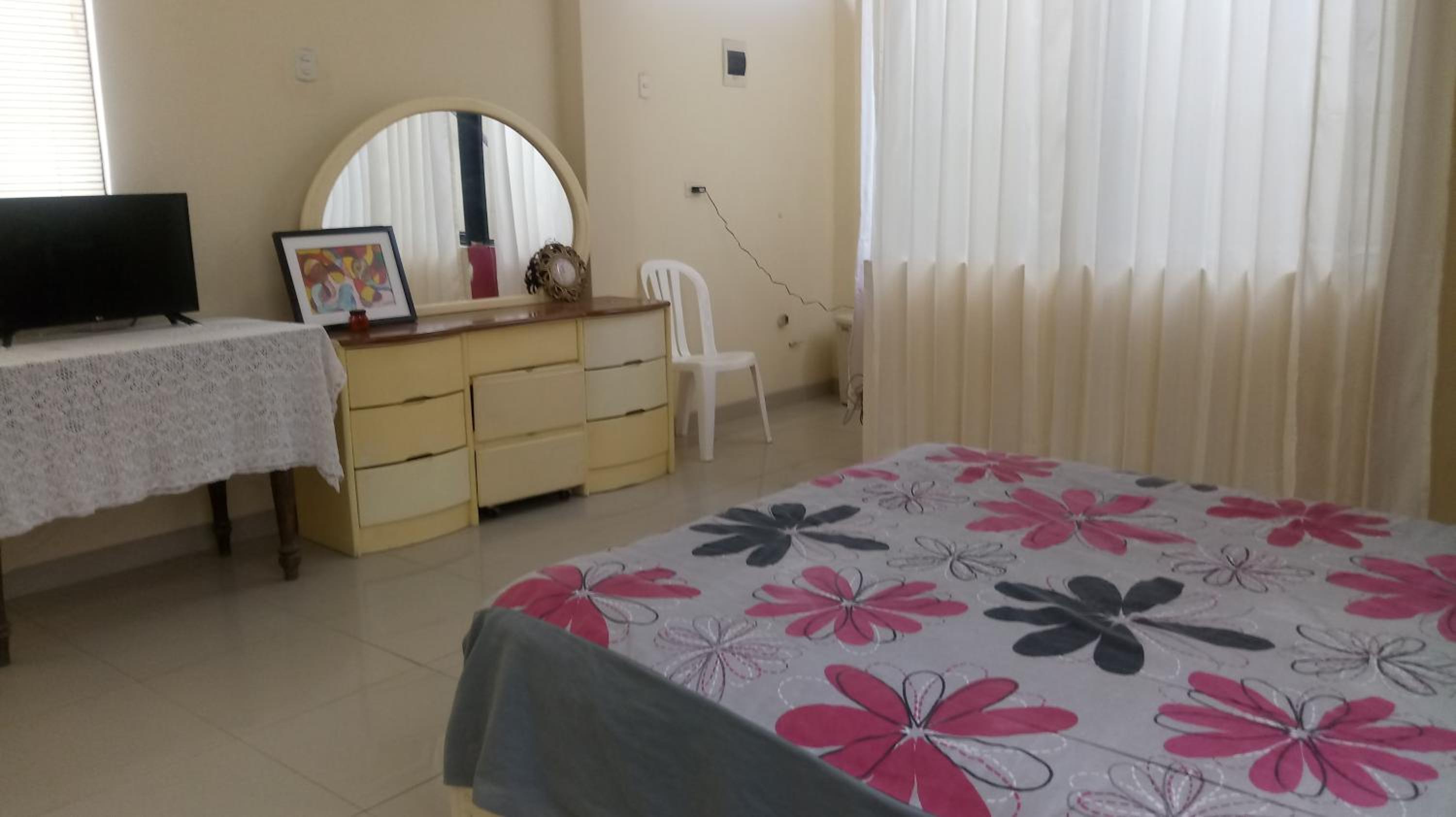 Habitación matrimonial centro de Tumbes
