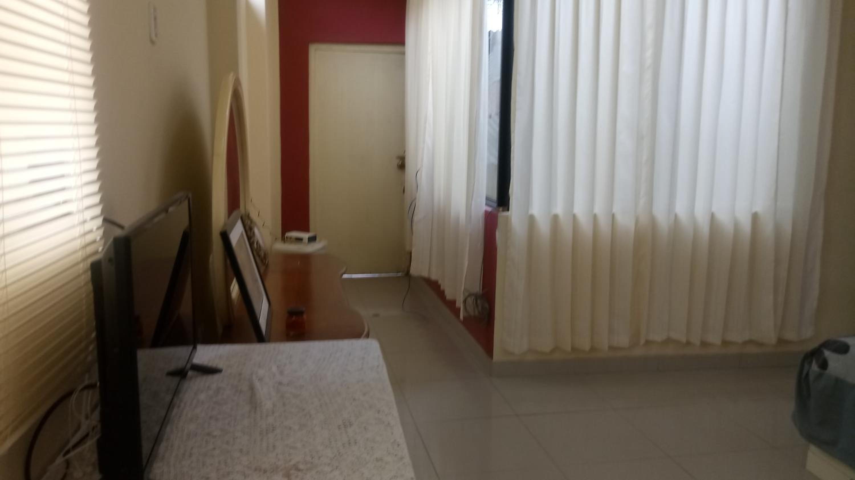 Habitación matrimonial centro de Tumbes