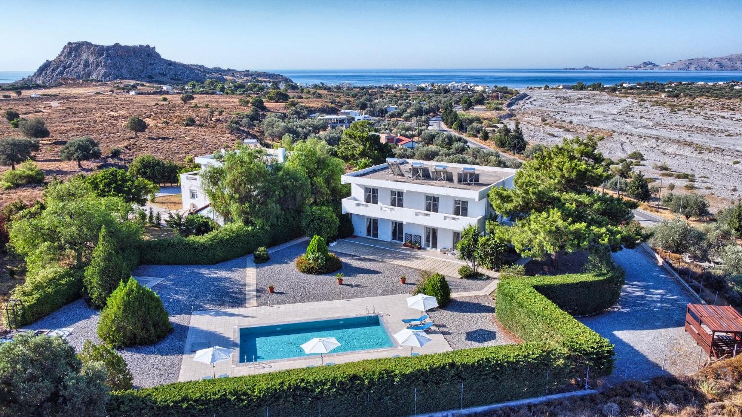 Hotel Grande View Haraki - Image 1