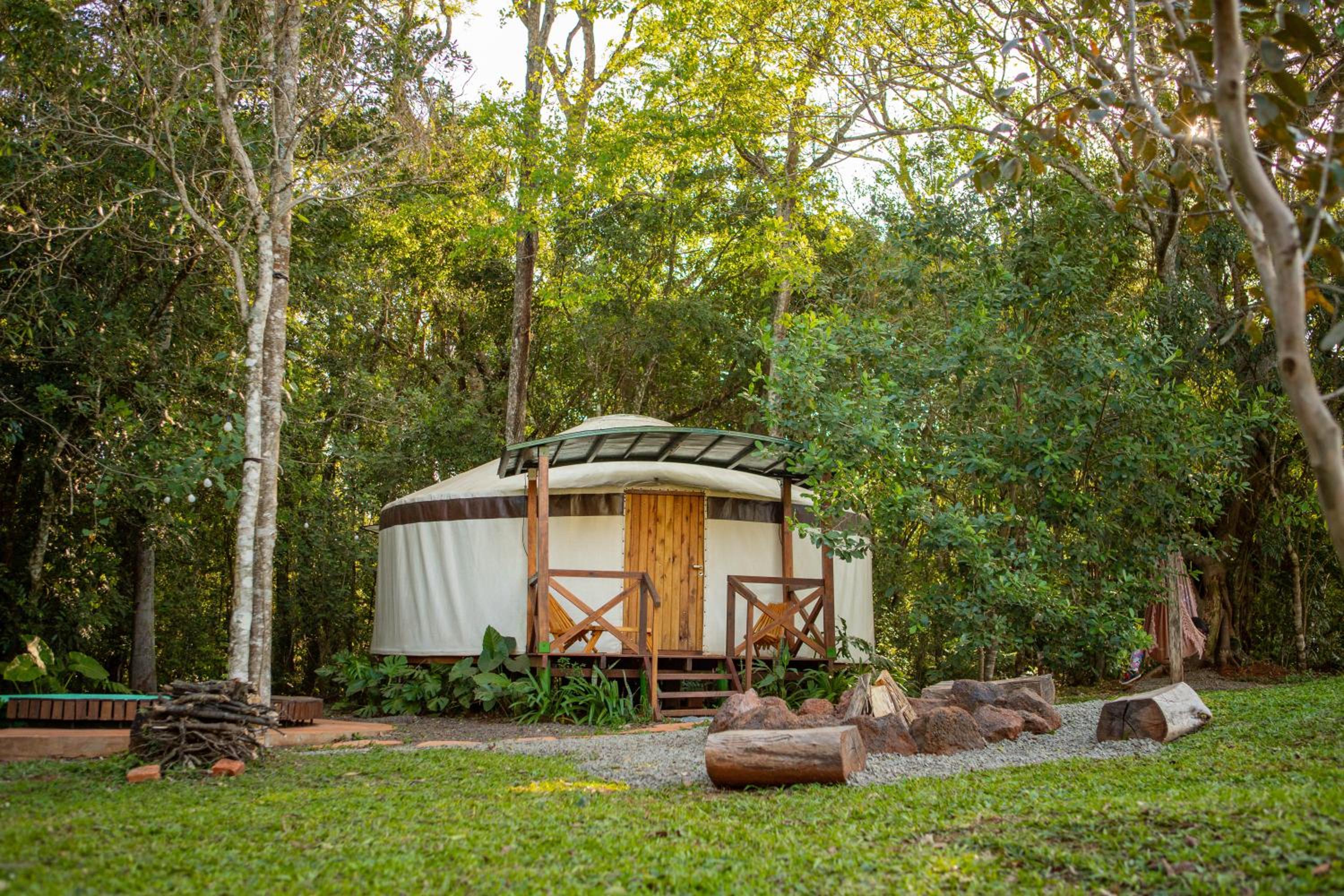 Yurtas Ivirareta Glamping