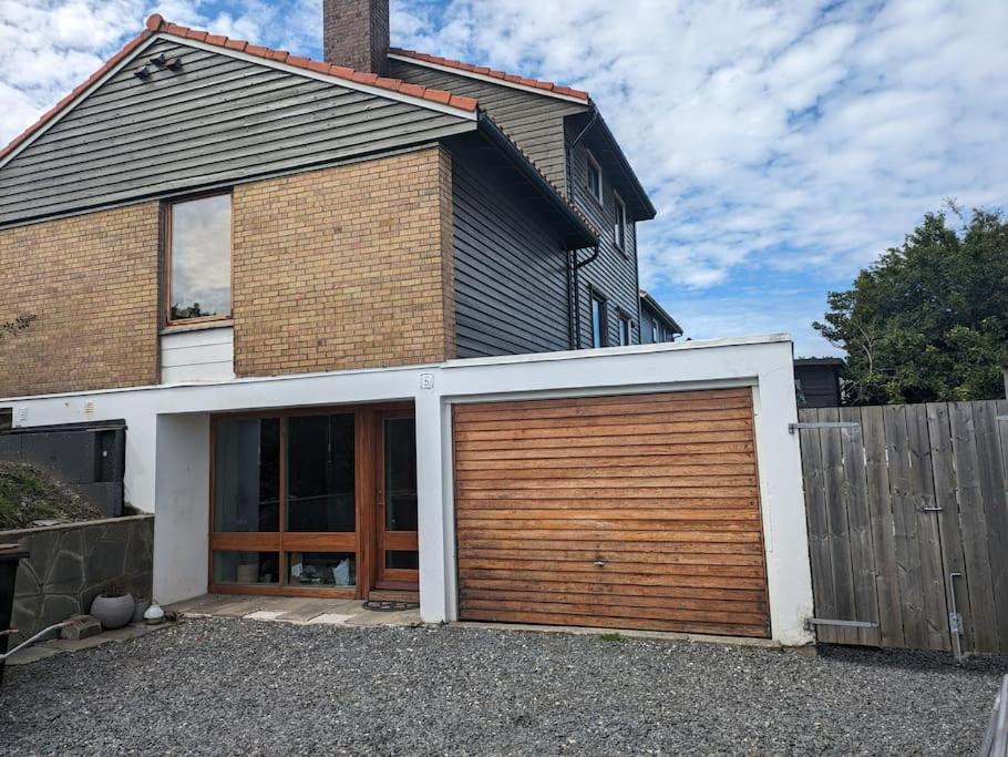 Villa, walking distance from ONS