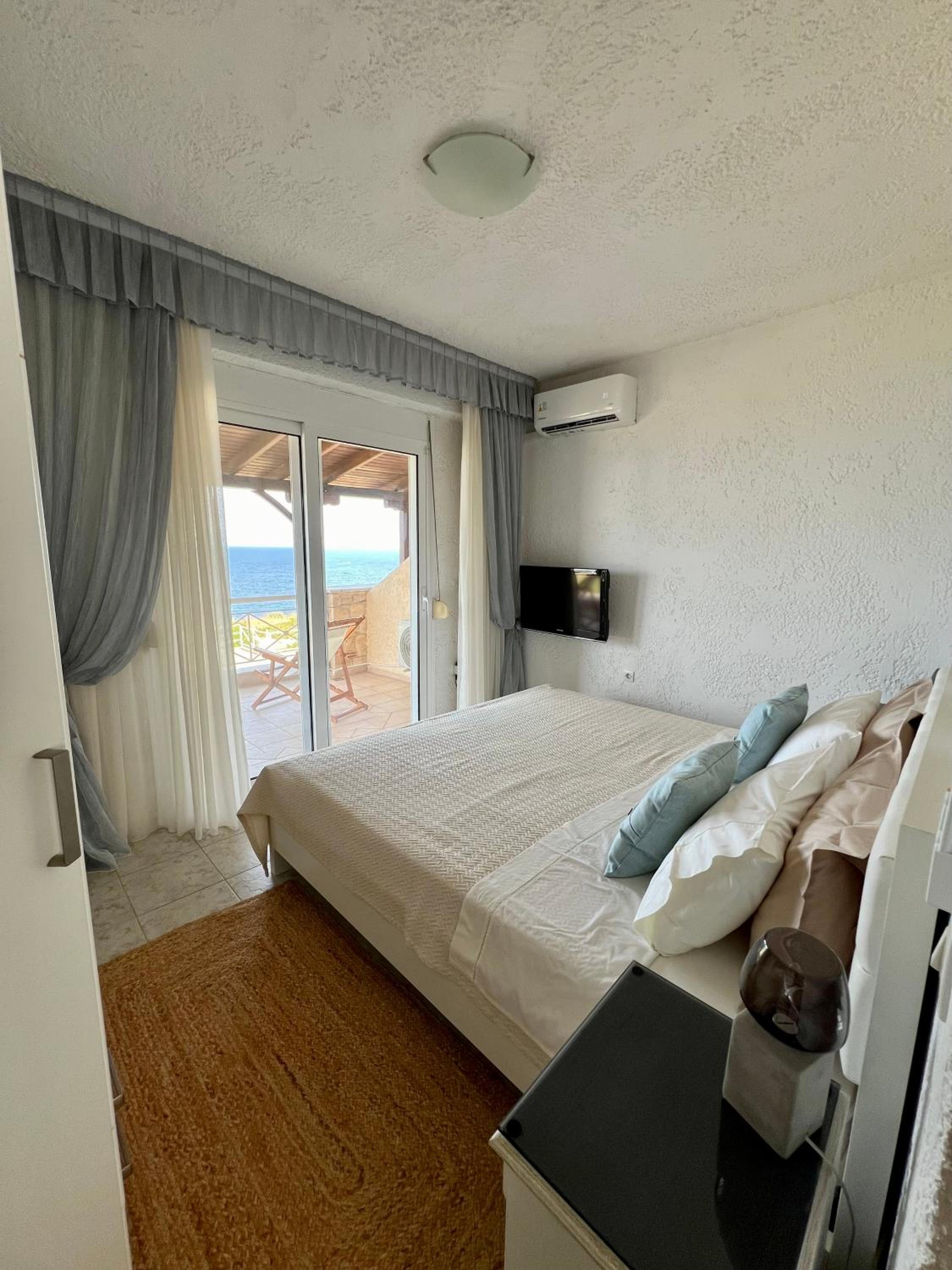 Thea Holiday Home view 4