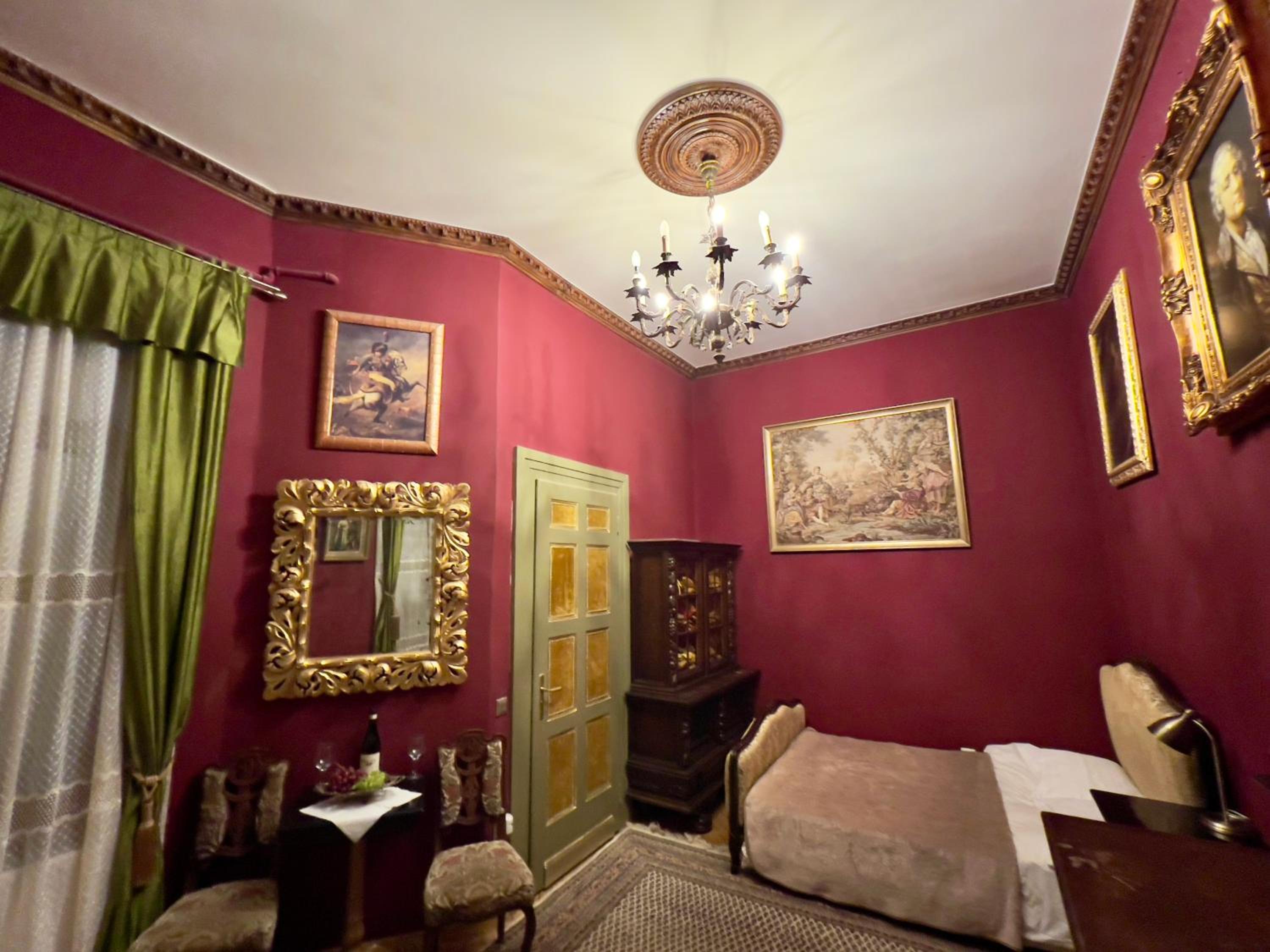 Classic Love Story in Old Cluj I view 5
