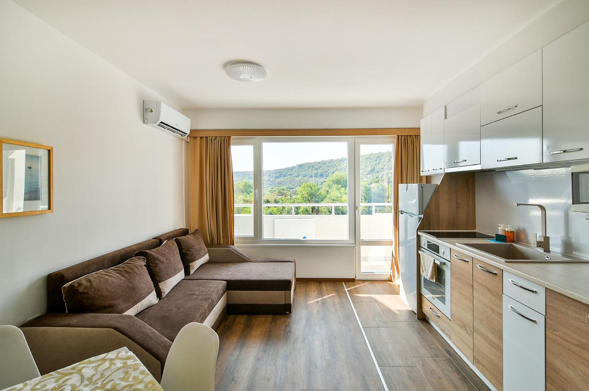 Asparuhovo 1BR free parking zone