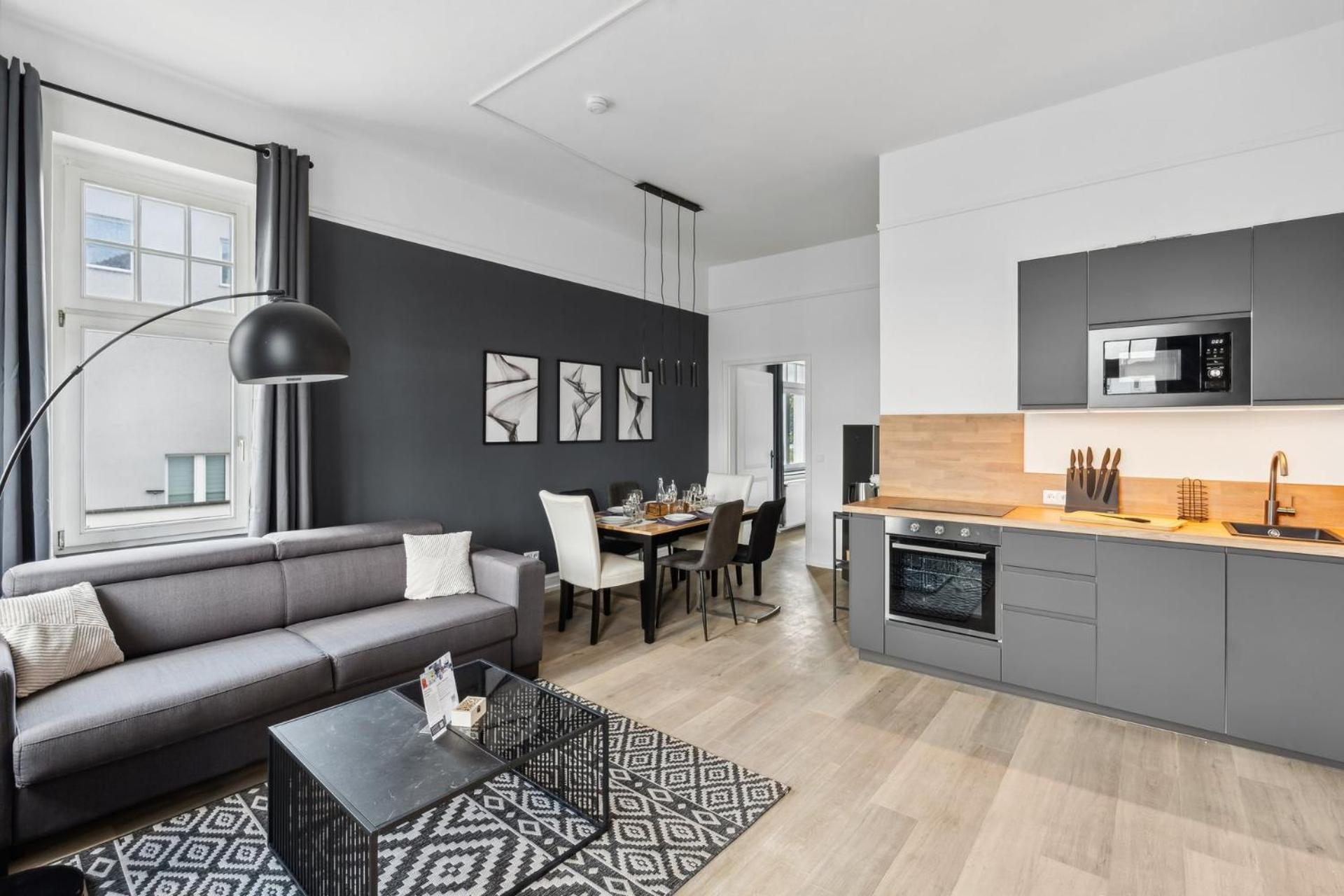Charysma - Juwel in anthrazit, elegant, stilvoll, Parkplatz