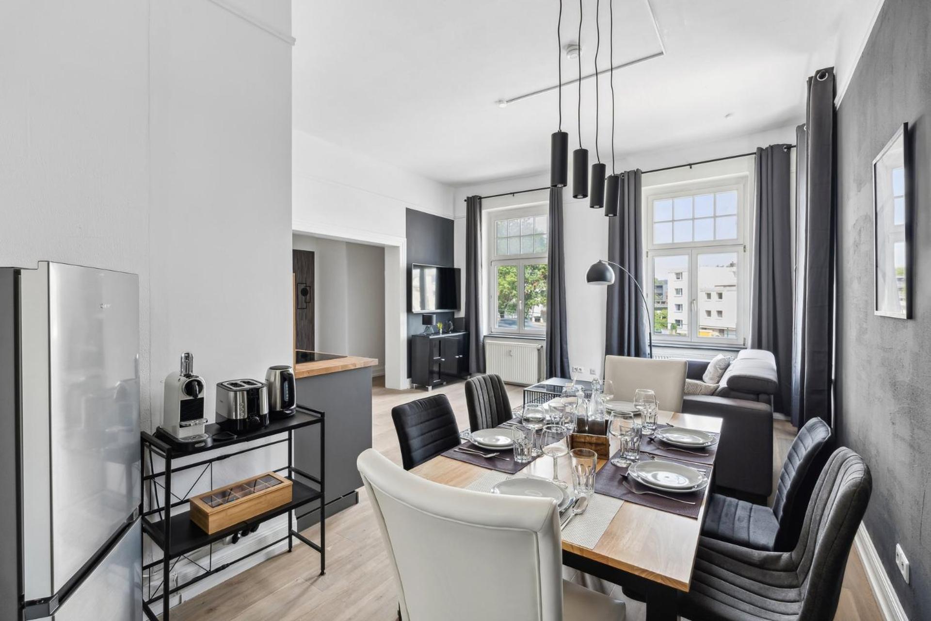 Charysma - Juwel in anthrazit, elegant, stilvoll, Parkplatz