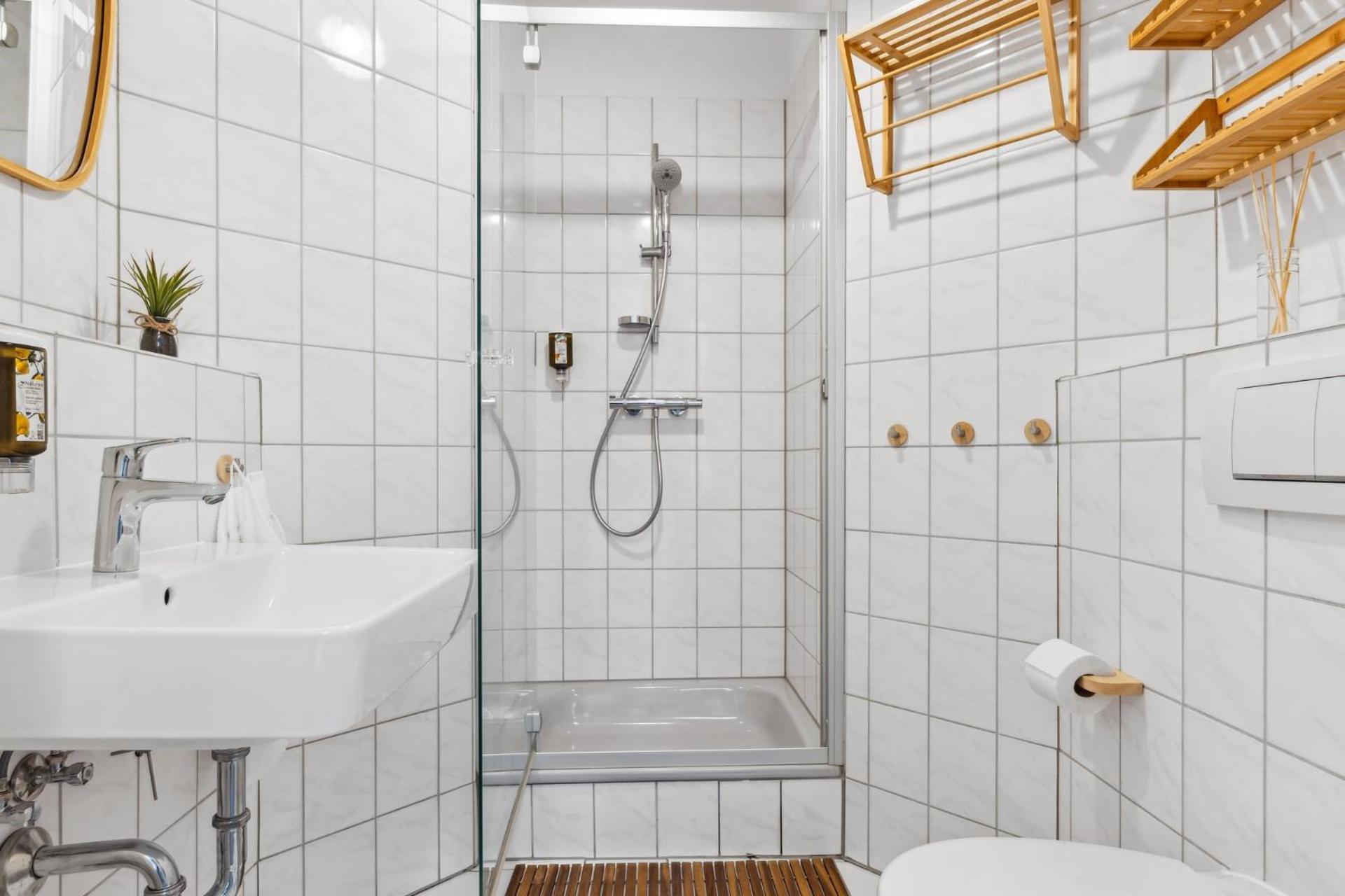 Charysma - Juwel in anthrazit, elegant, stilvoll, Parkplatz