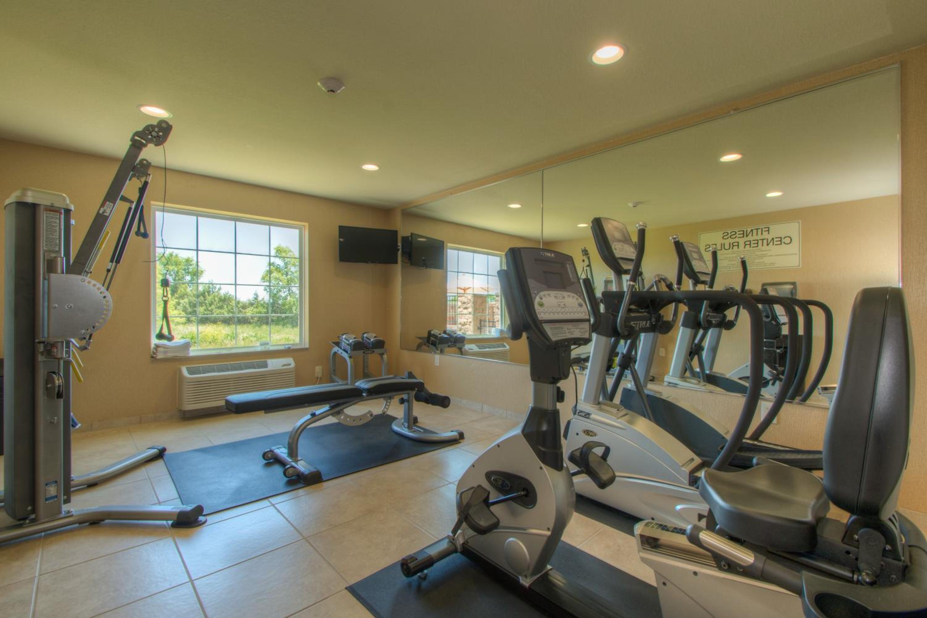 Cobblestone Inn & Suites - Holyoke