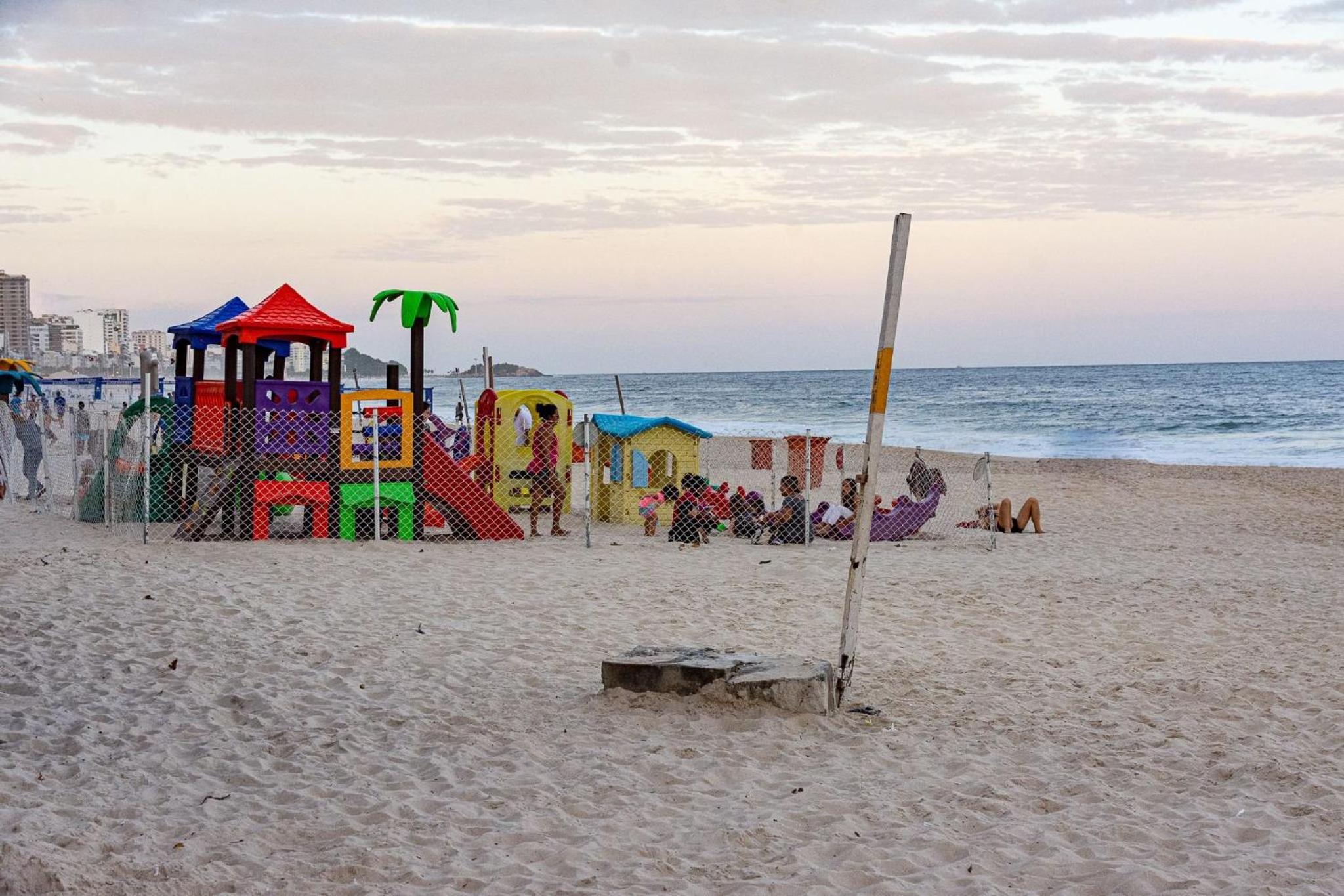 Leblon Praia apto a pé 50 metros