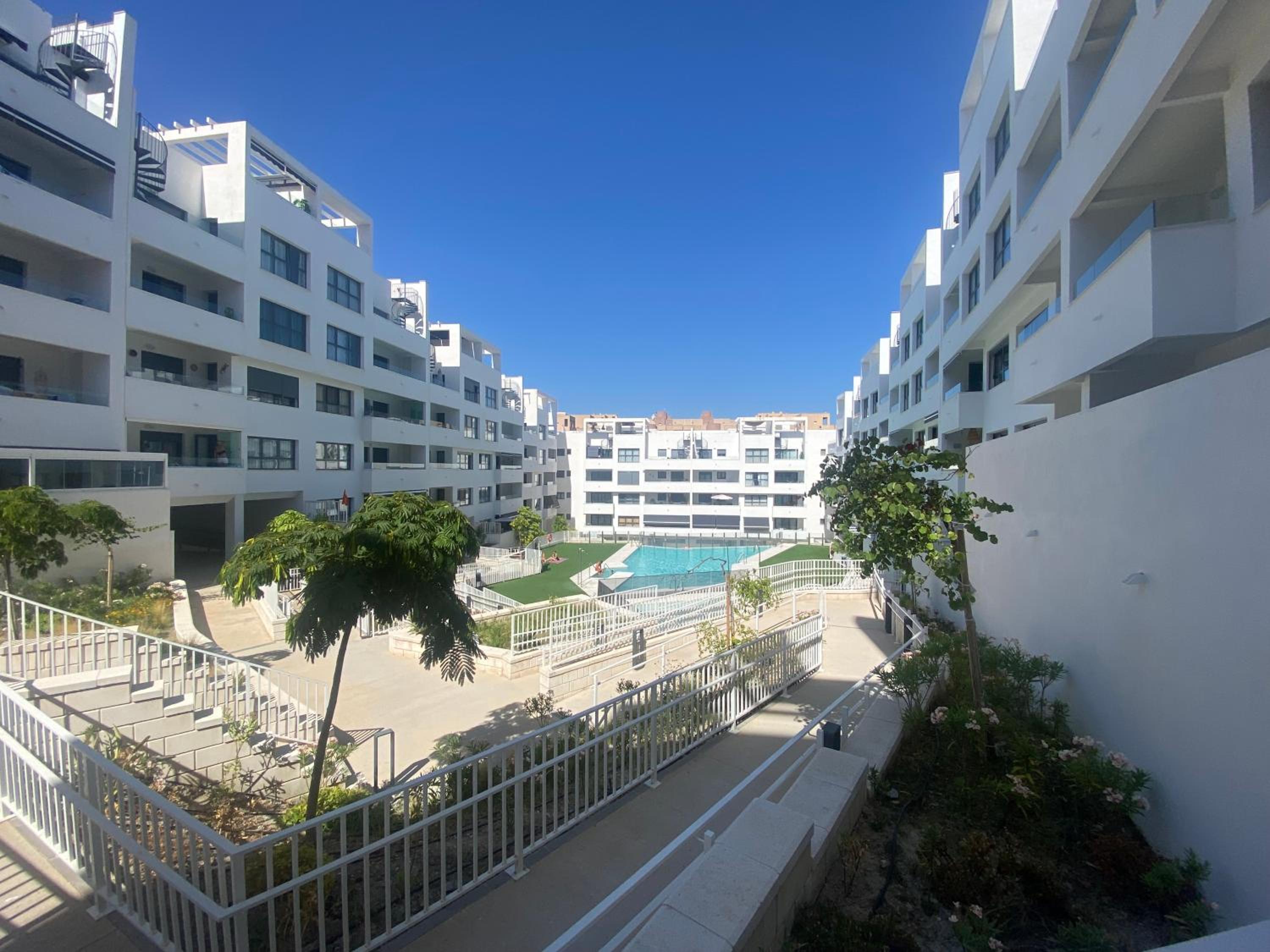 Luxury apartment with pool in Estepona-centre
