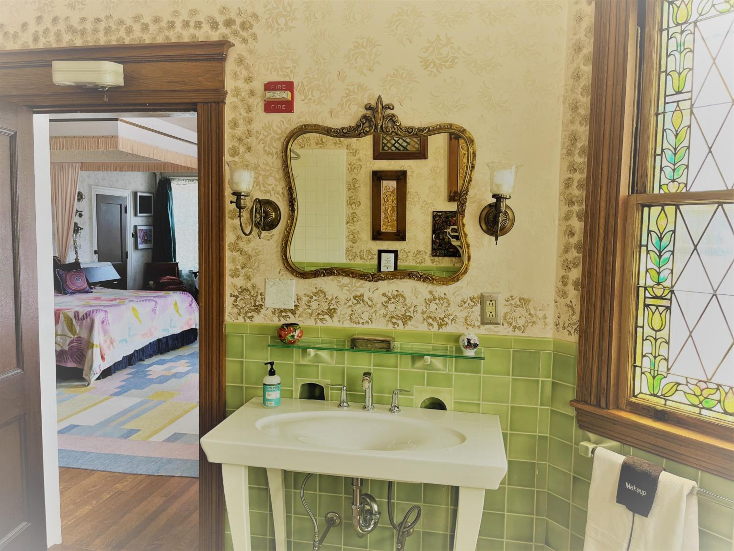 Munroe Inn Boutique Hotel